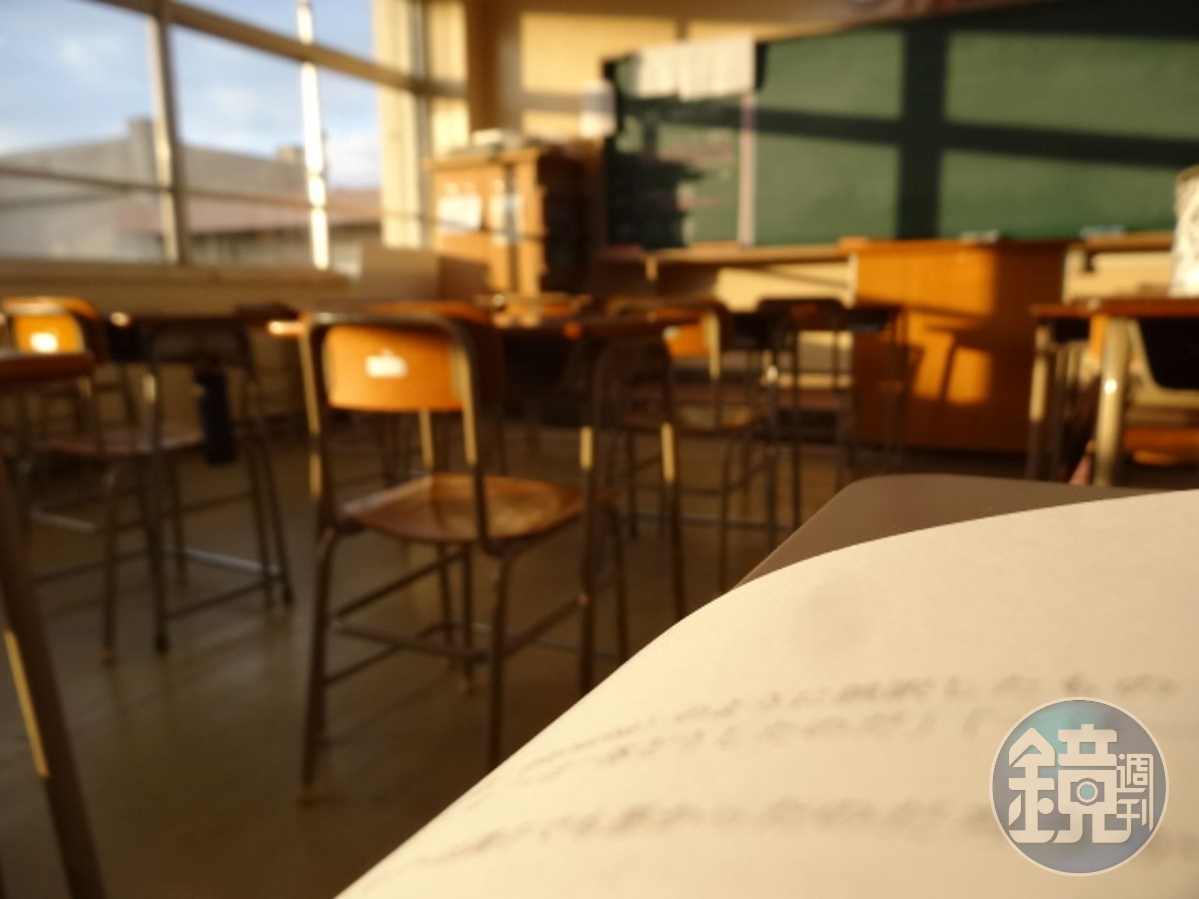 高雄某高中張姓男老師遭學生指控,時常在課堂上性騷。(示意圖,photoAC)