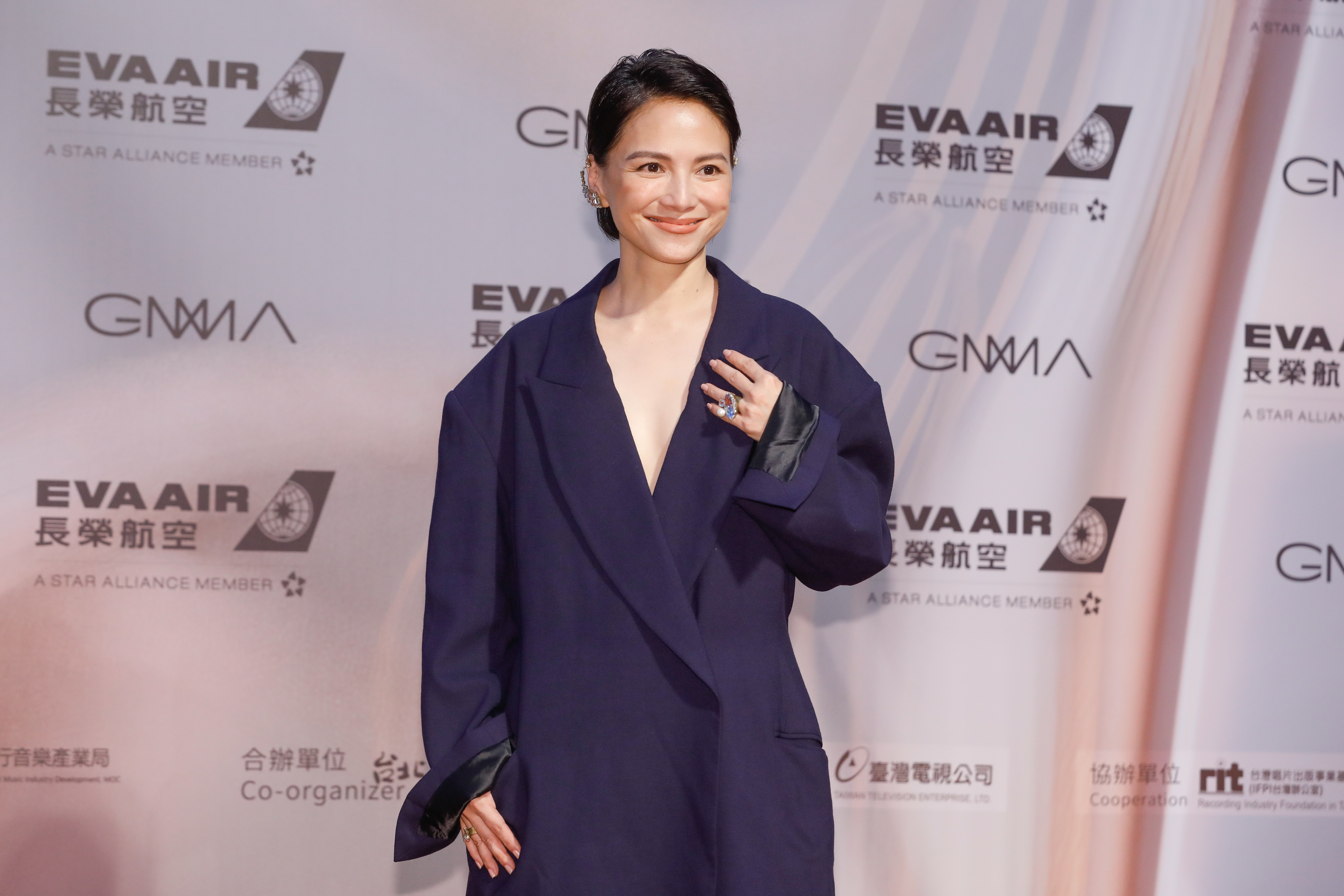 李心潔此次擔任頒獎嘉賓，以一身oversize的黑色西裝帥氣亮相。