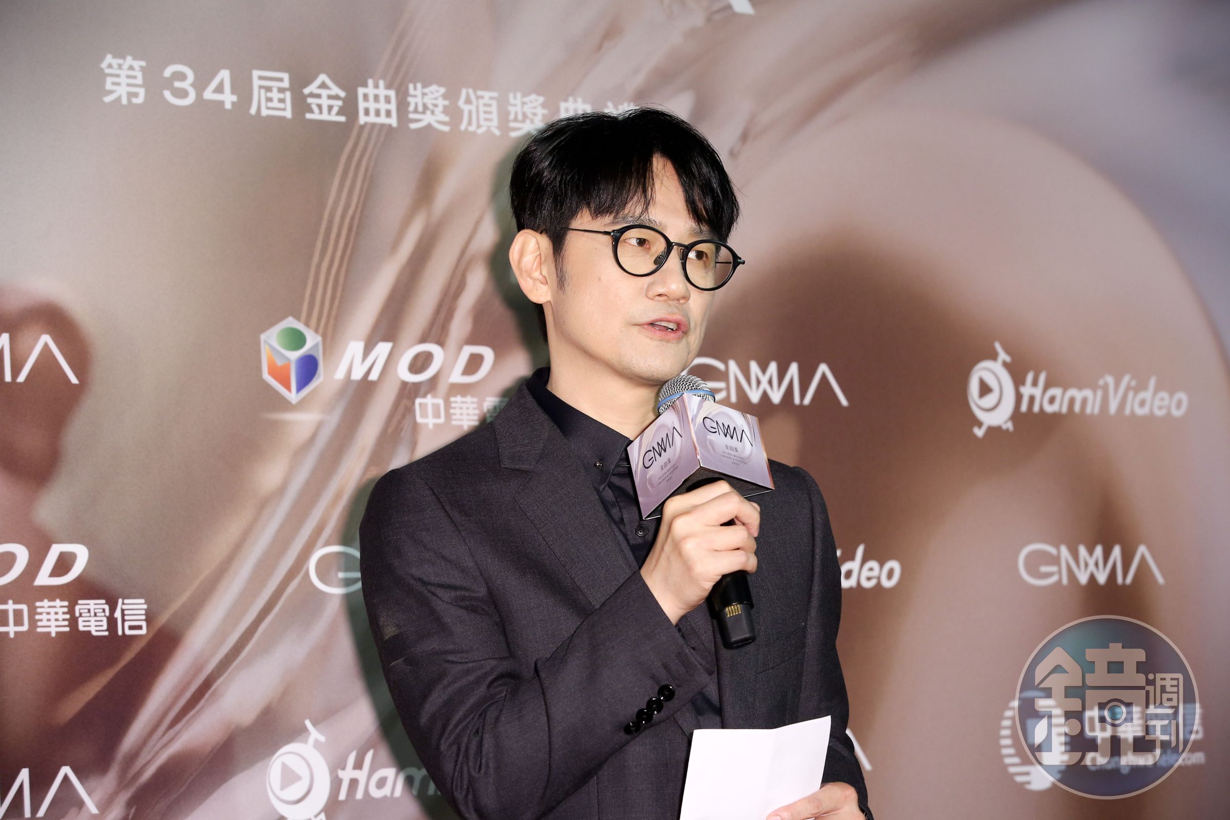 陳建騏指歌王競爭最激烈,並為艾怡良出烏龍緩頰。