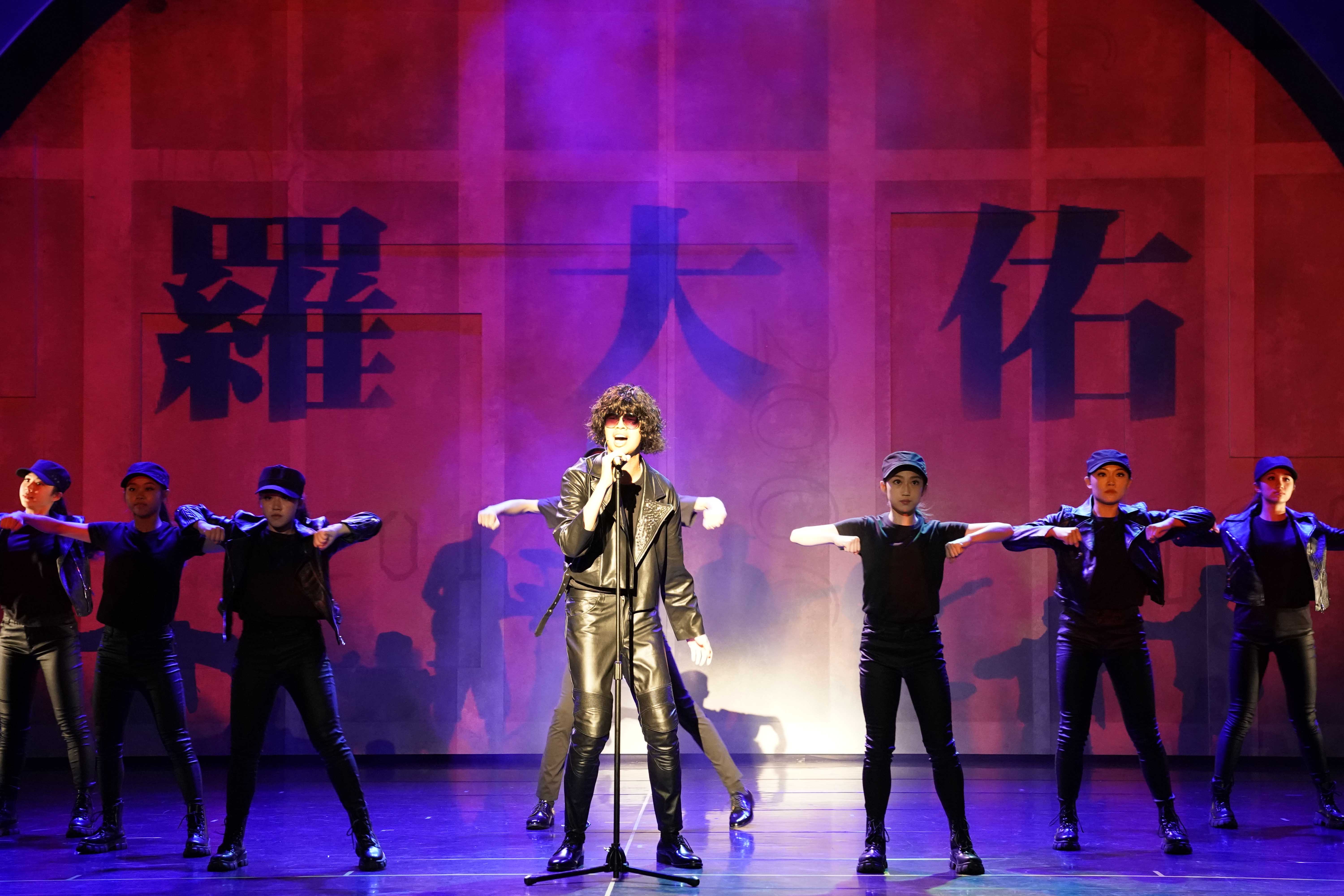 陳大天演出羅大佑於國館開個人演唱會卻被封殺的過往。(全民大劇團提供)