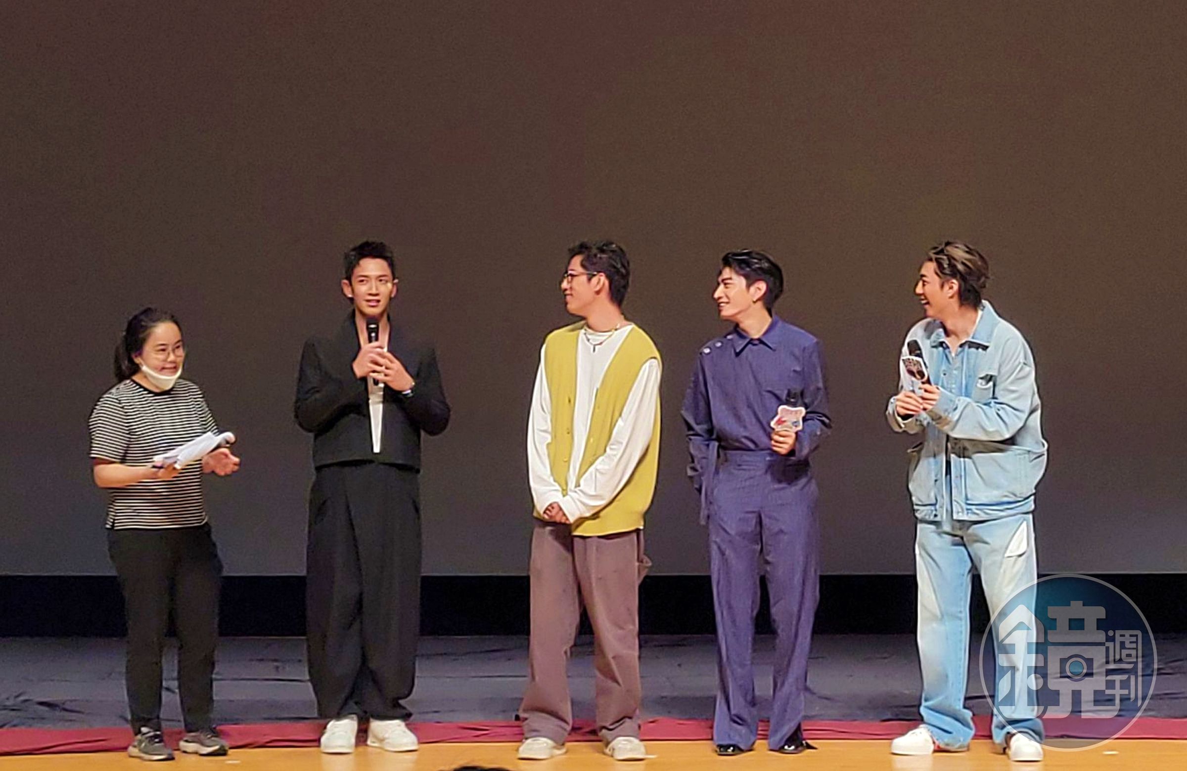 柯震東、朱軒洋、宋柏緯與蔡凡熙用韓文和大家打招呼,受到熱烈歡迎。