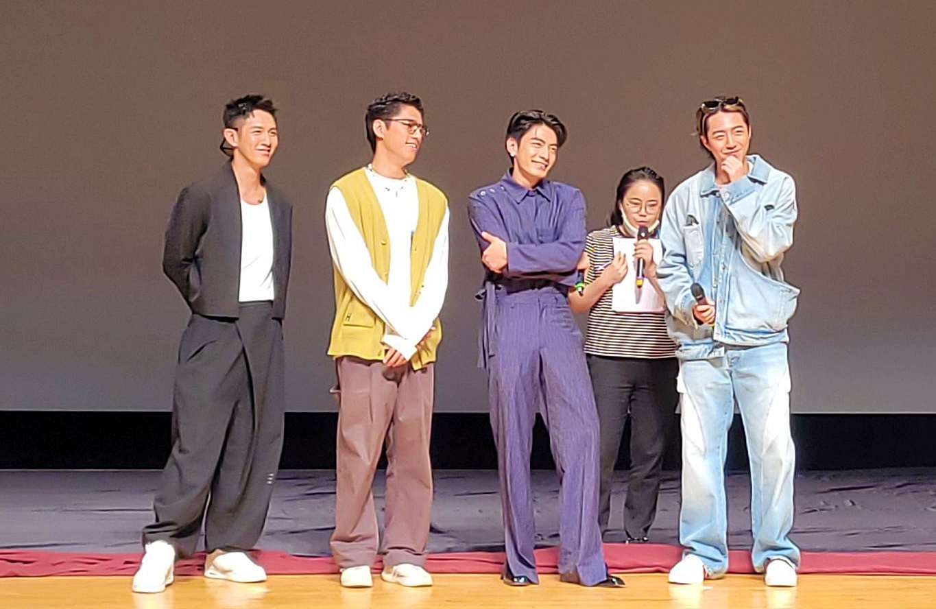 朱軒洋（左二）、宋柏緯和蔡凡熙和柯震東（左一）合作後看到他不一樣的一面。