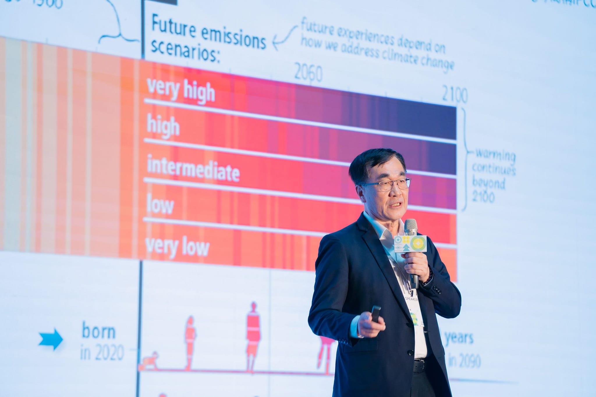 台北市副市長李四川日前爆氣發文，不滿在議會因沒參加記者會而遭民眾黨團修理，要市民評評理。（翻攝自李四川Hammer Lee）