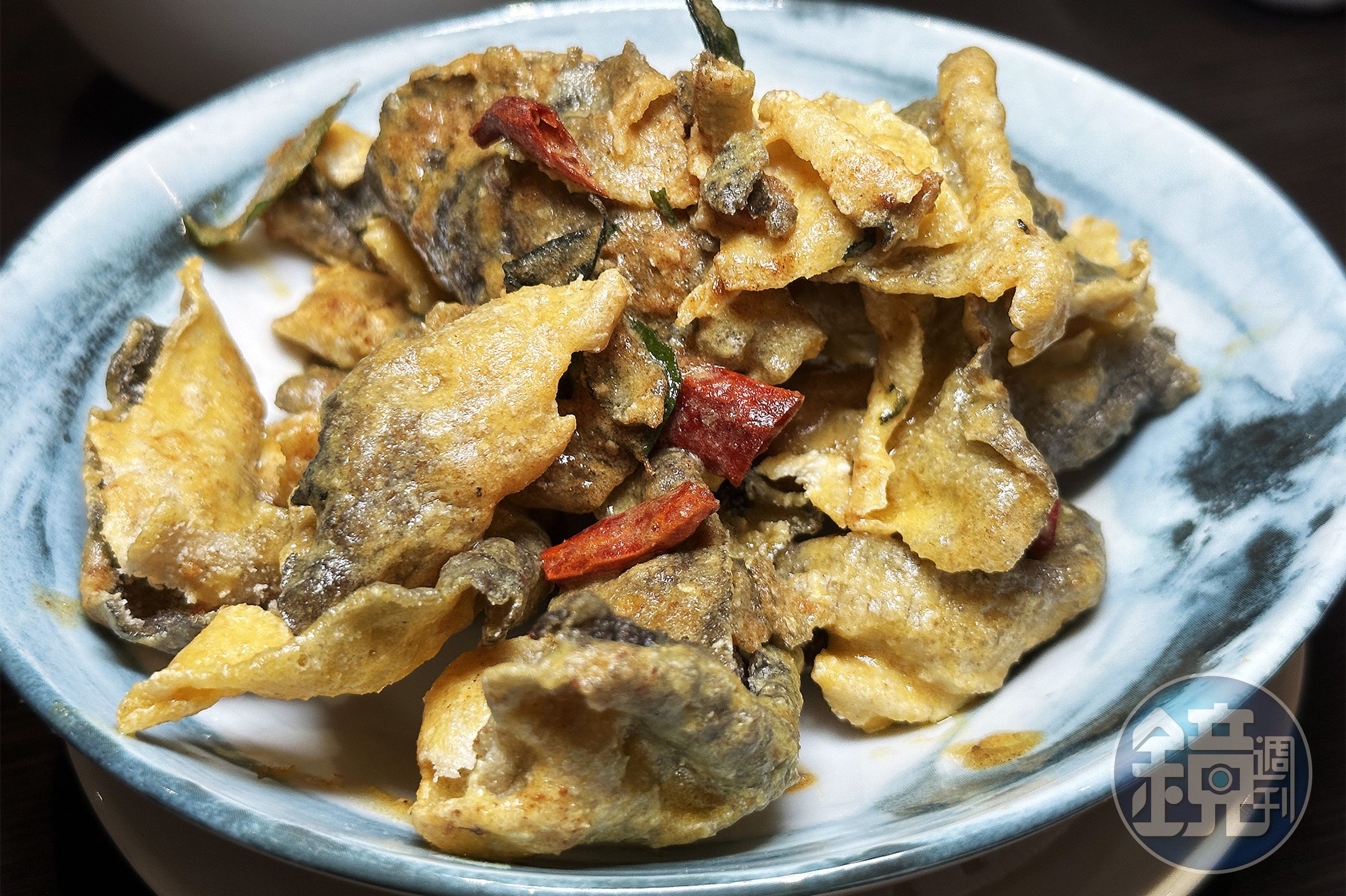 在名勝世界壹號的藍湖餐廳可以付費品嘗到十分道地的香港小吃,像是炸魚皮。