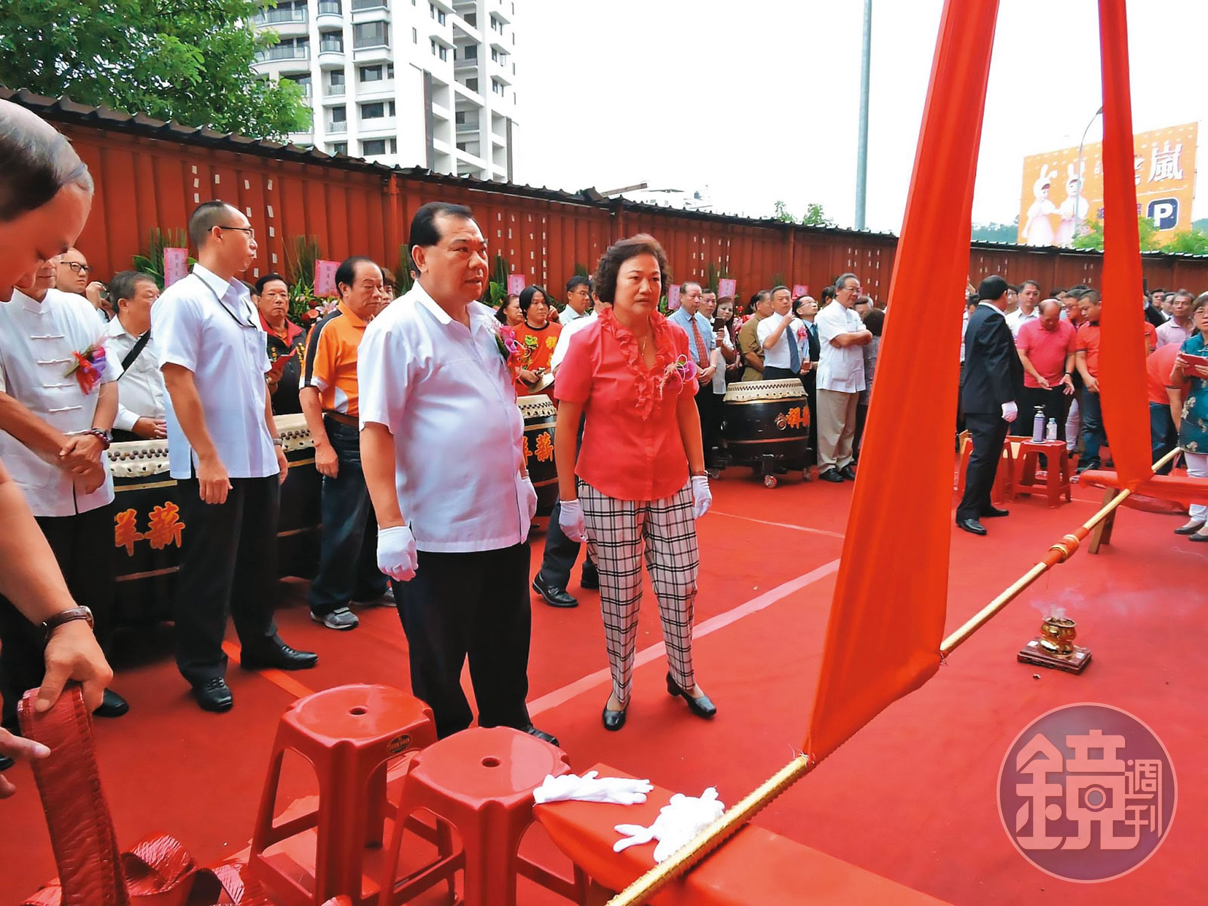 王美雲接收到帝爺公的指示,在新北五股蓋起宮廟,吳寶田也全力支持。(翻攝賀聖宮粉專)