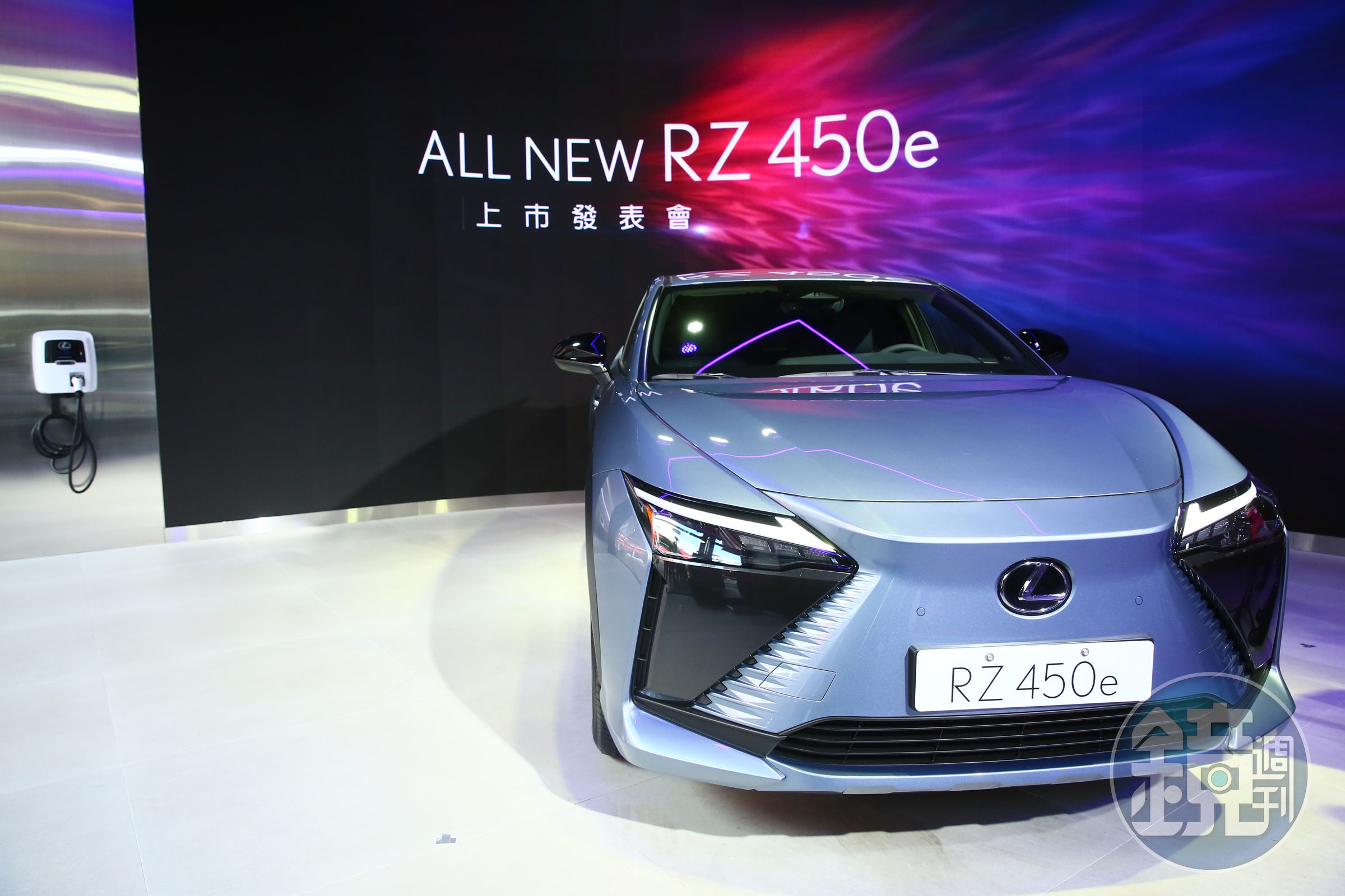 Lexus連續5個月超越賓士拿下豪華進口車冠軍，準備挑戰全年王座。圖為Lexus Rz450e上市發表會。