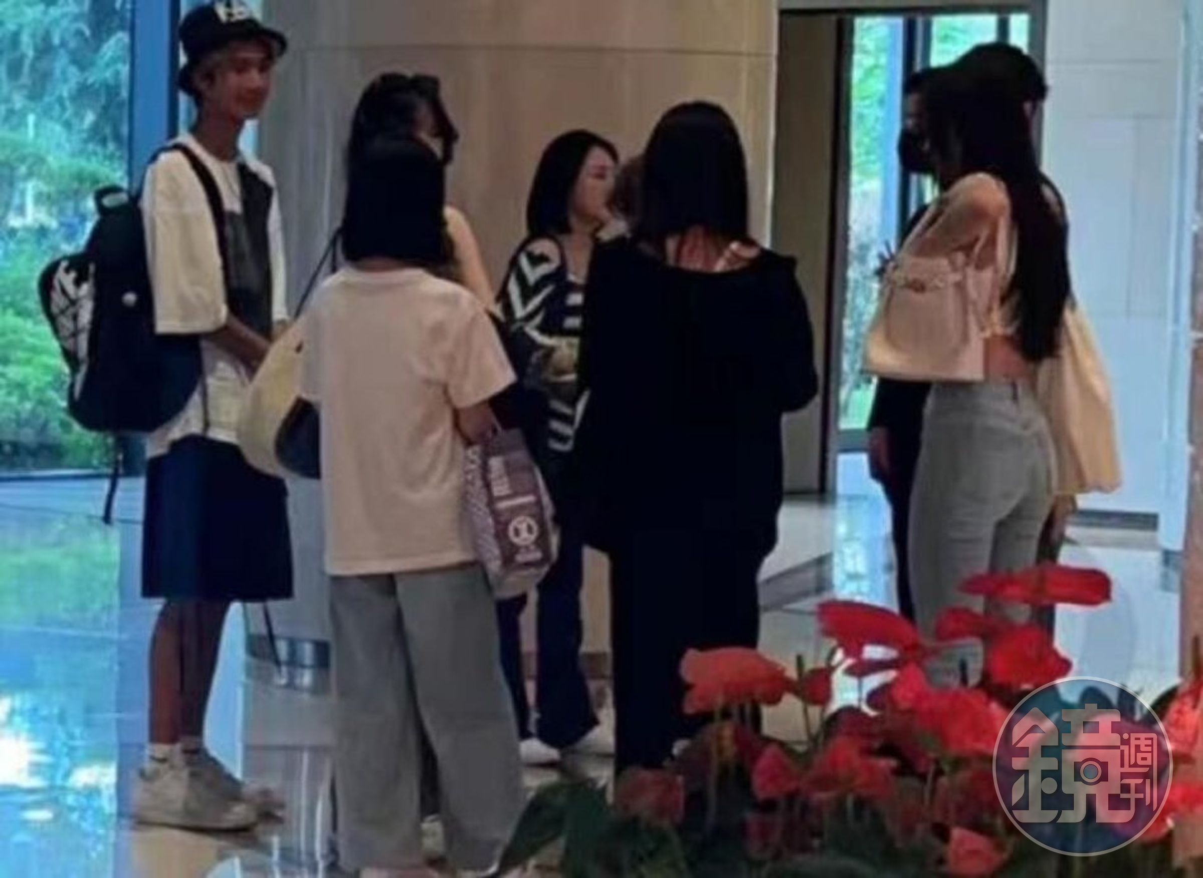 小S一家人現身廈門。(翻攝自新浪娛樂)