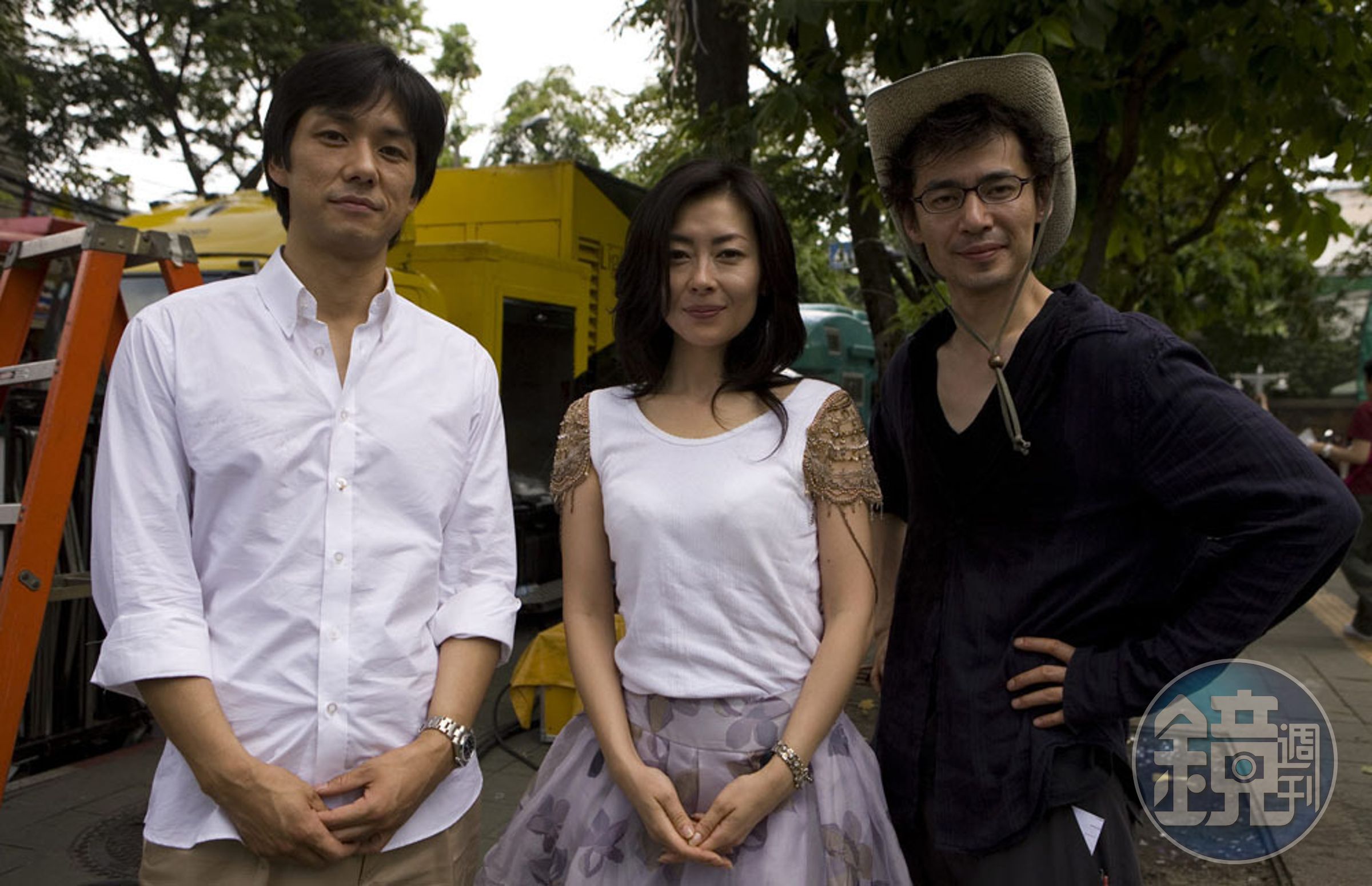 李宰漢導演(右)執導、中山美穗(中)與西島秀俊演出的電影《再見,總有一天》在日本熱賣12億日圓。(翻攝自Daum Movie)
