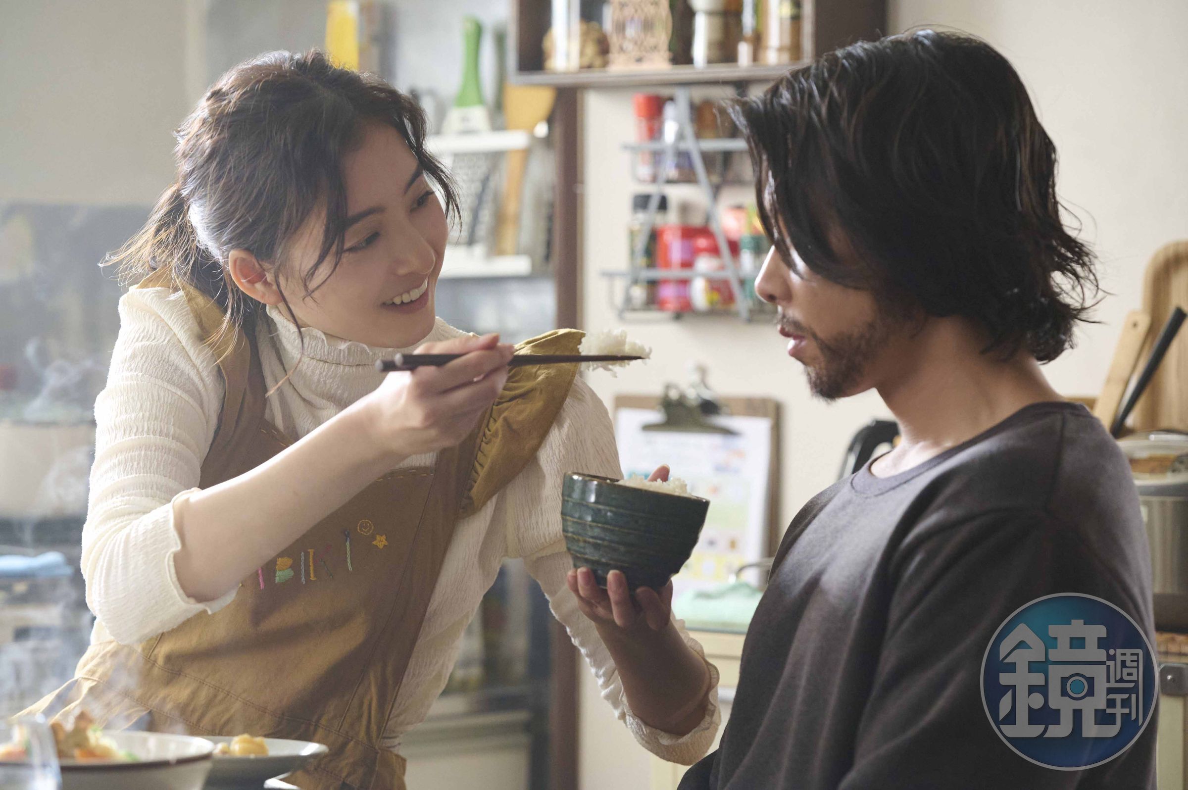 山下智久(右)與新木優子(左)為詮釋視障、聽障角色下足功夫,開鏡前也親自進行田調取材。(天馬行空提供)