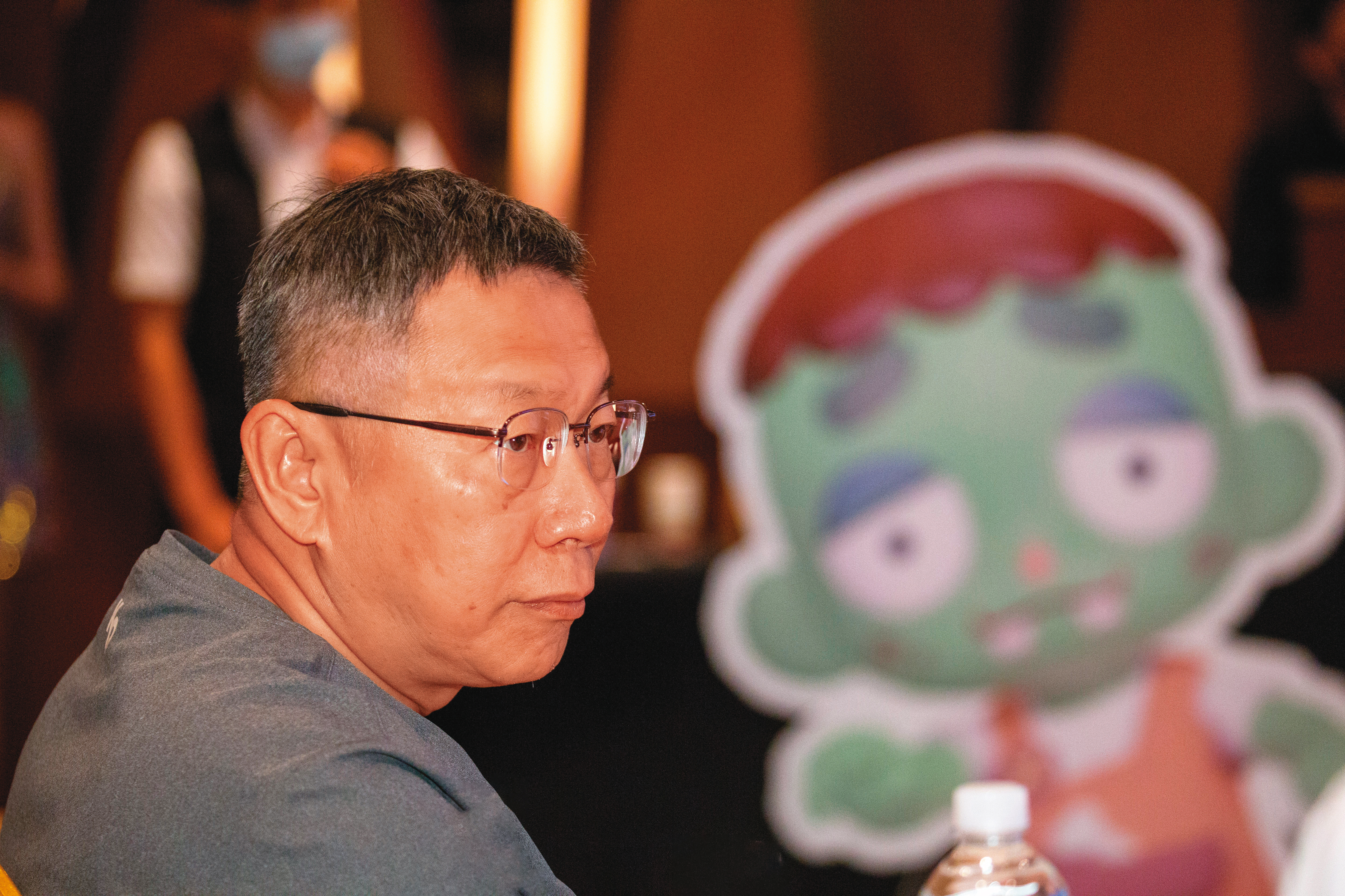 柯文哲主張重啟兩岸服貿談判，但經貿實際運作現況中，所謂ECFA、服貿協議等本質都不是經貿議題，真正的目的都是政治統整。