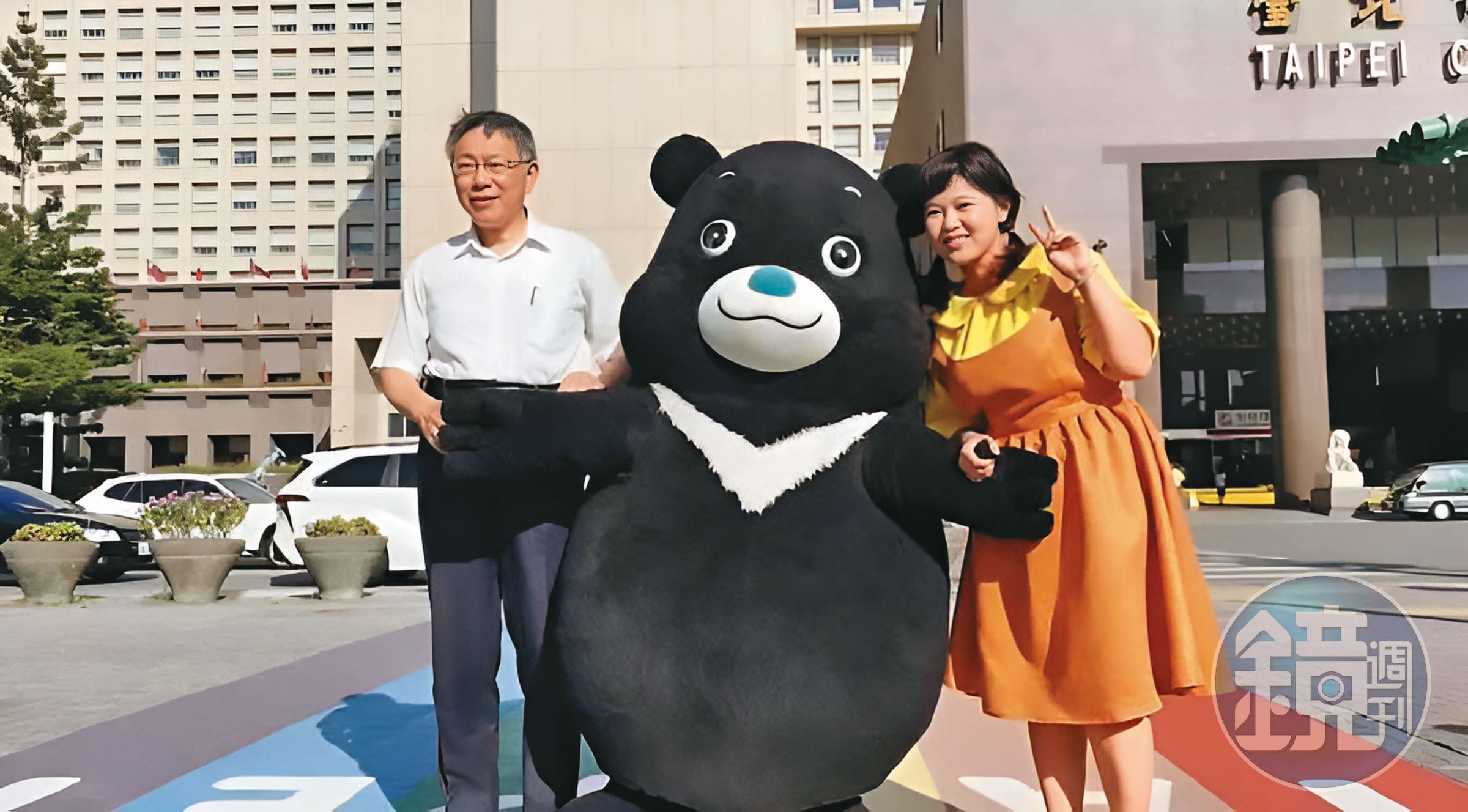 柯文哲聲勢漲,藍綠小雞近日出現蹭柯現象,不只藍營游淑慧邀柯站台,連綠營「柯黑大魔王」王世堅都稱可能綠白合。(讀者提供)