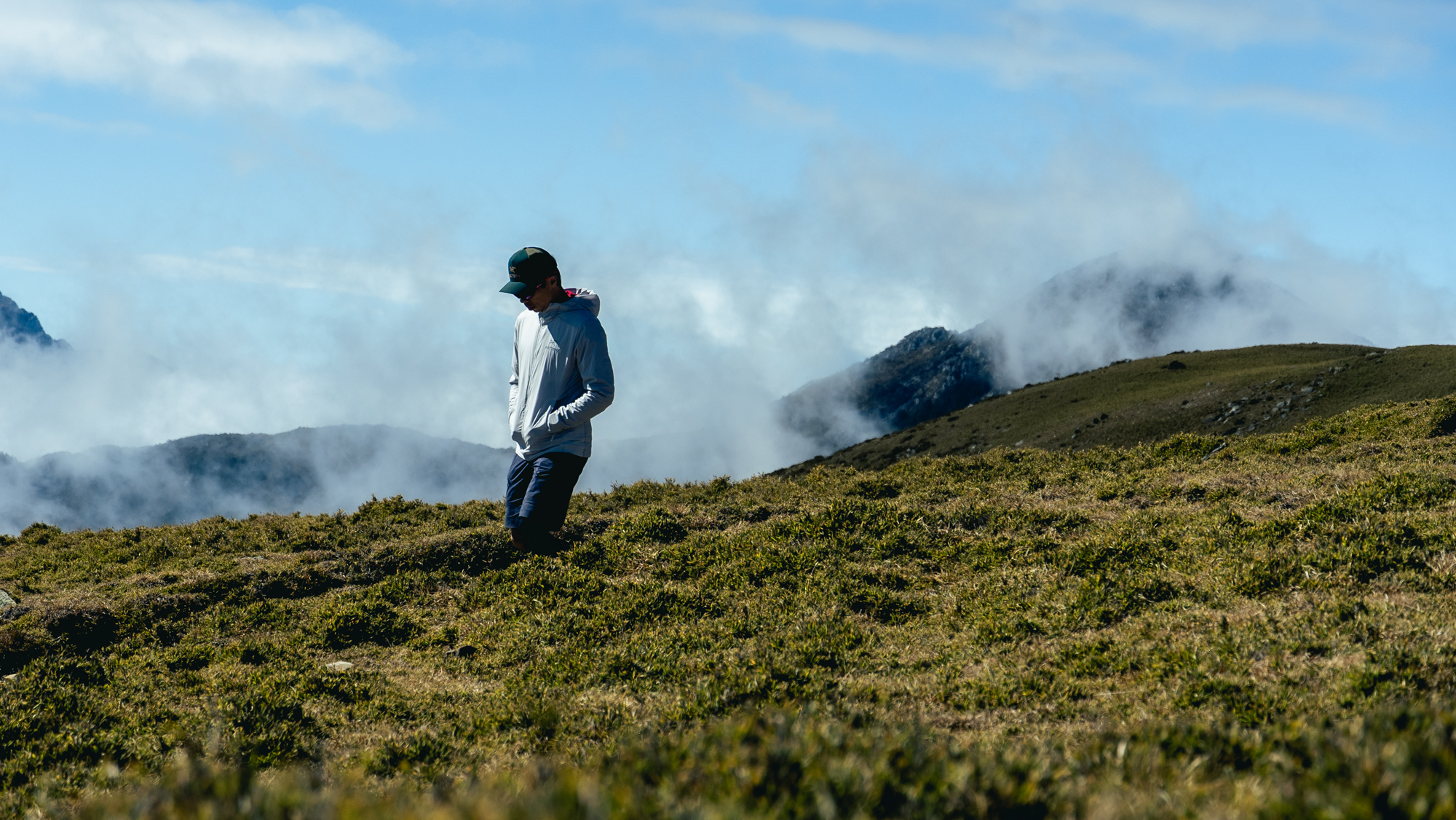 張國威因登山友人離世及十字韌帶受傷，拍攝行程延後至今年1月。（公視提供、攝影Katie Chen）