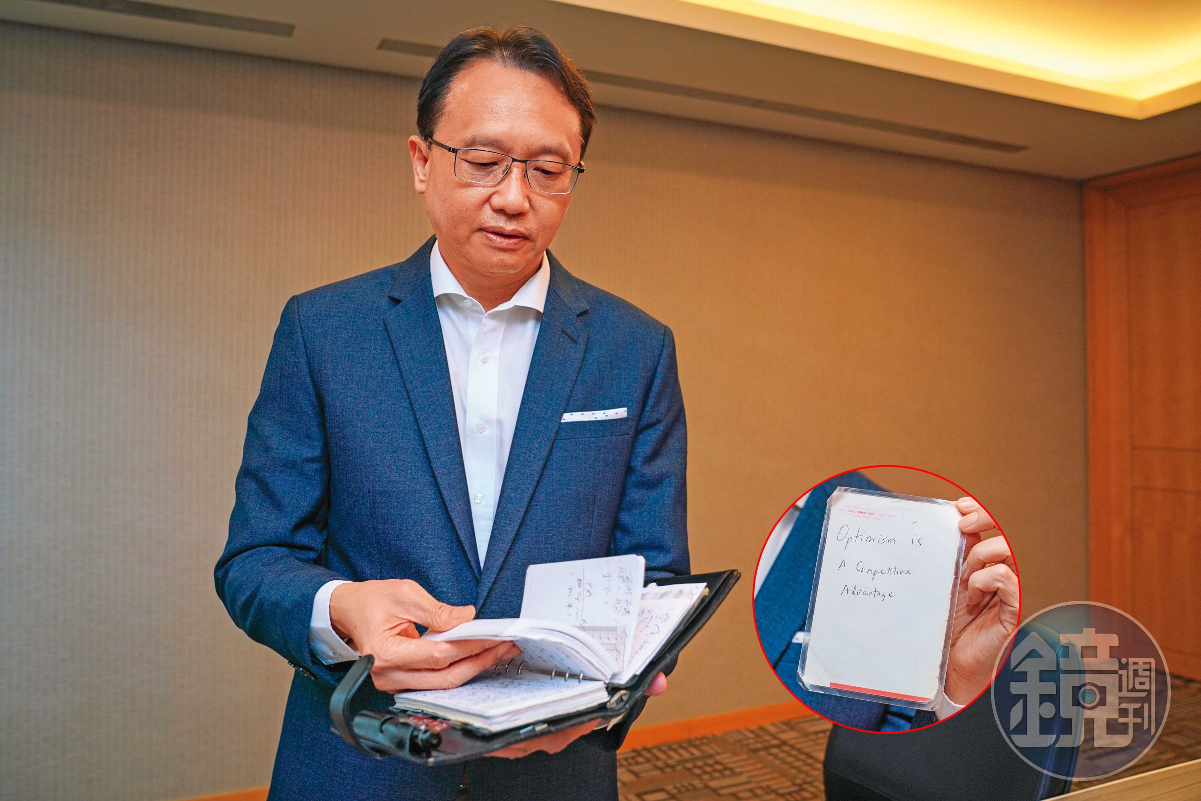 陳俊聖(圖)貼身筆記本記錄工作和信仰,還藏著一張張忠謀勉勵他的紙條。