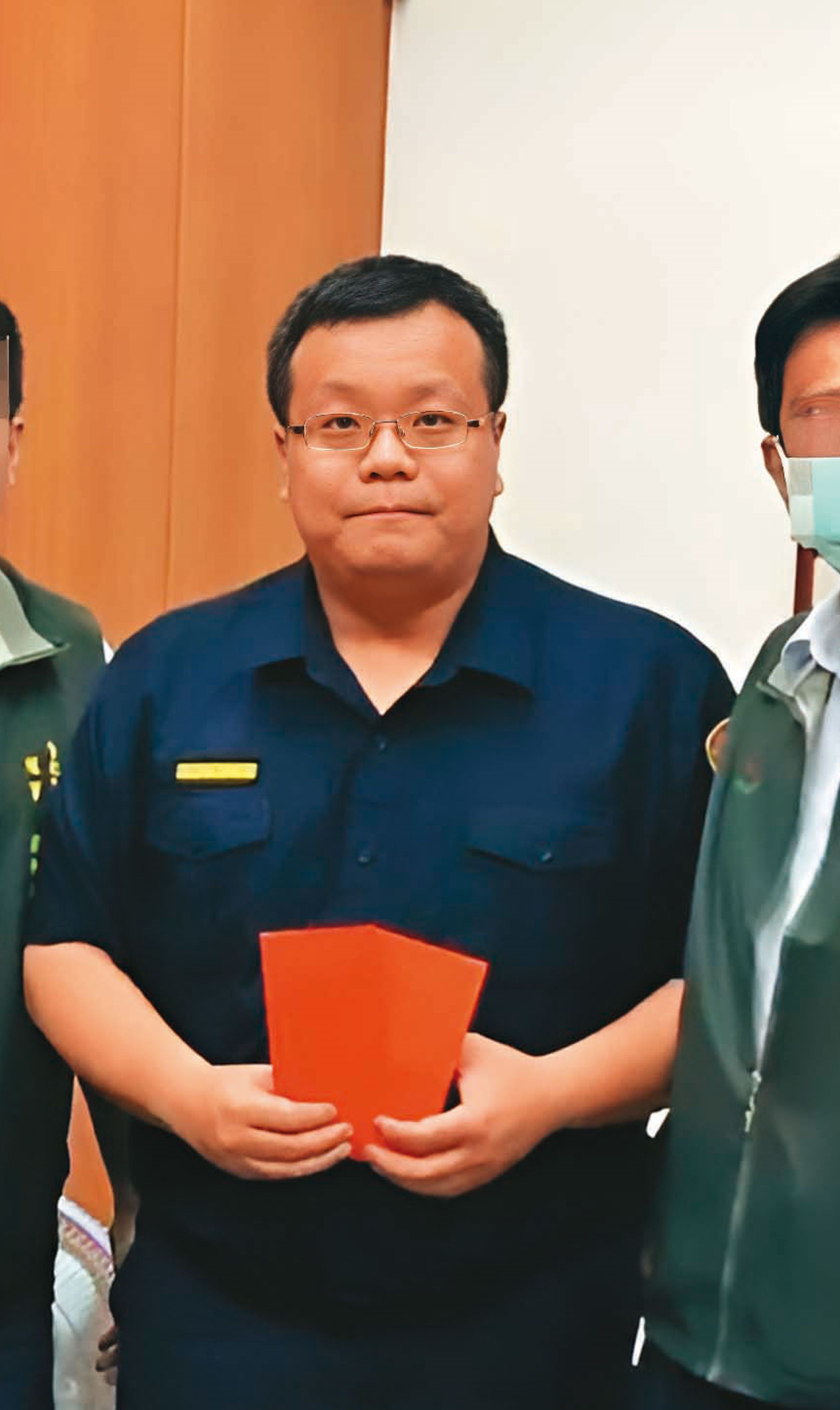 葉育忻(圖)收受泰達幣,還跟杜承哲要200萬元的賓士車當生日禮物。(翻攝大同分局寧夏路派出所臉書)