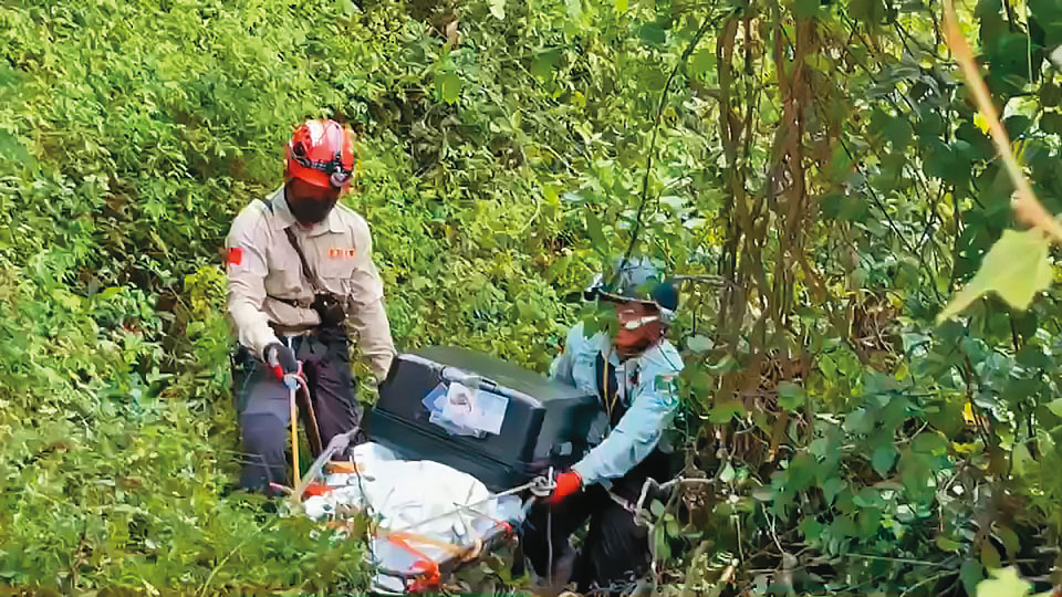 台版柬埔寨釀3條人命，其中幫忙載運屍體的潘依凡日前7萬交保卻逃匿。（翻攝畫面）