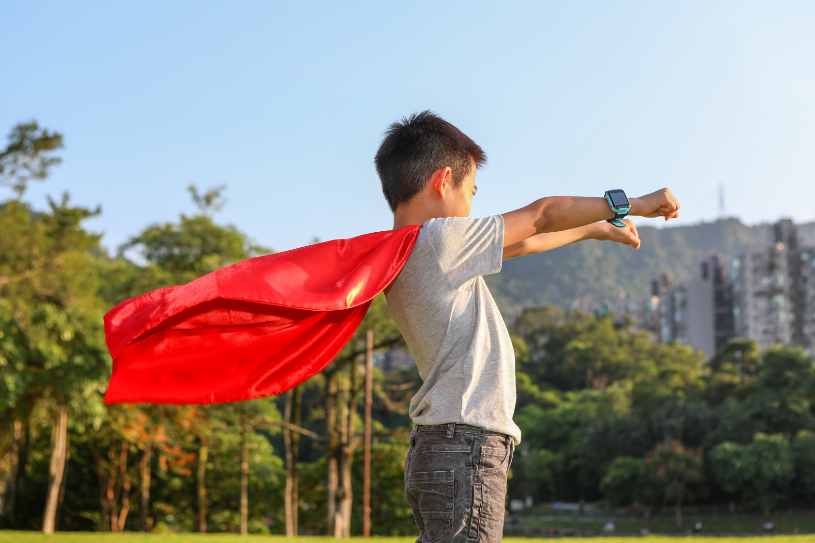 新北一名10歲男童因智慧手錶自燃燙傷雙手，網友猜測為「About Time 關於時間」的產品，業者也回應了。示意圖，非當事男童、手錶。（翻攝自About Time 關於時間臉書）