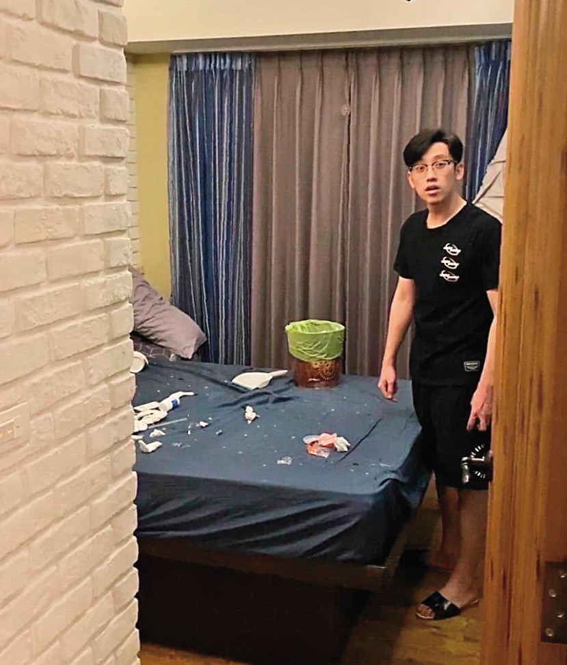直播主趙芸遭到前男友陳慕暴力相向之時,對方砸爛家中物品,也弄得臥室一團混亂。(趙芸提供)