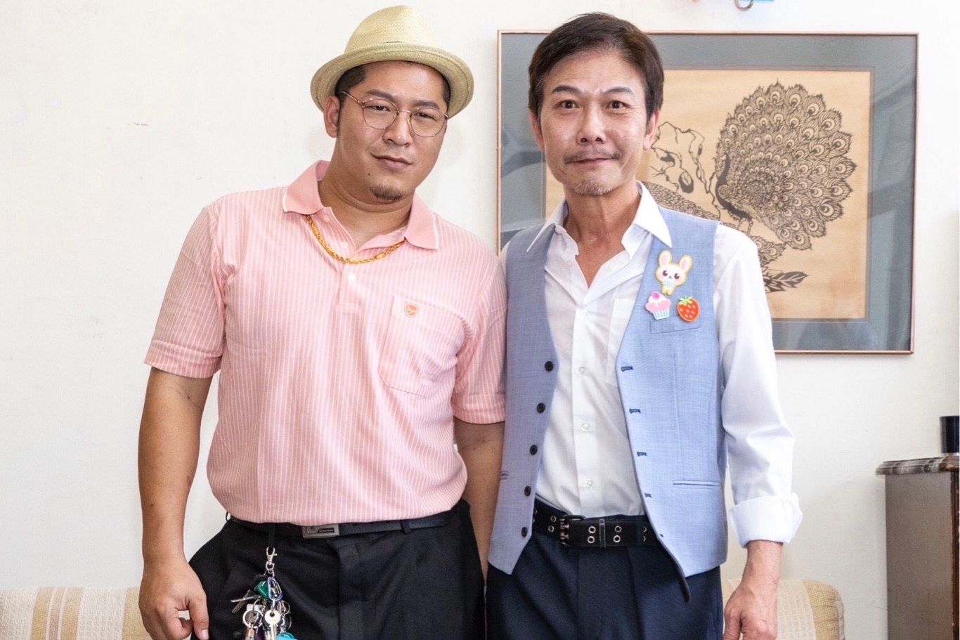 錢小豪從影44年，情義相挺為草爺拍單曲〈按部就斑〉MV。（紅心字會提供）