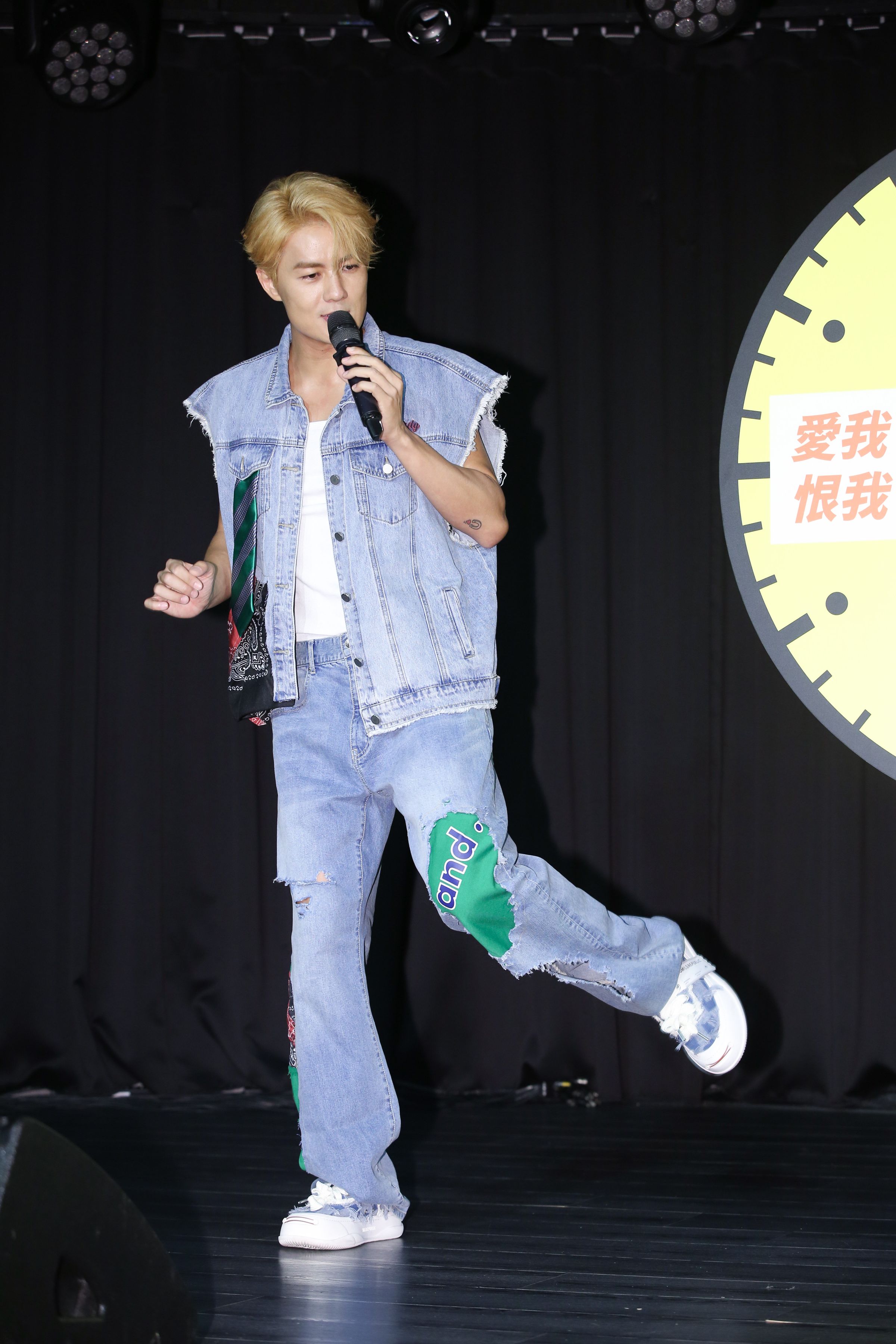 吳克群和陳語安已分手。