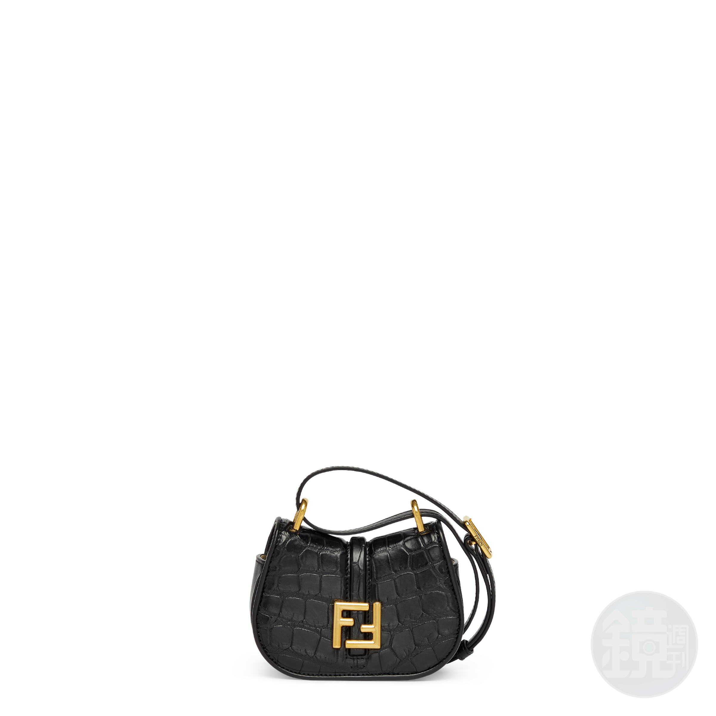 Nano尺寸C'mon鱷魚皮革包款。NT$182,000（FENDI提供）