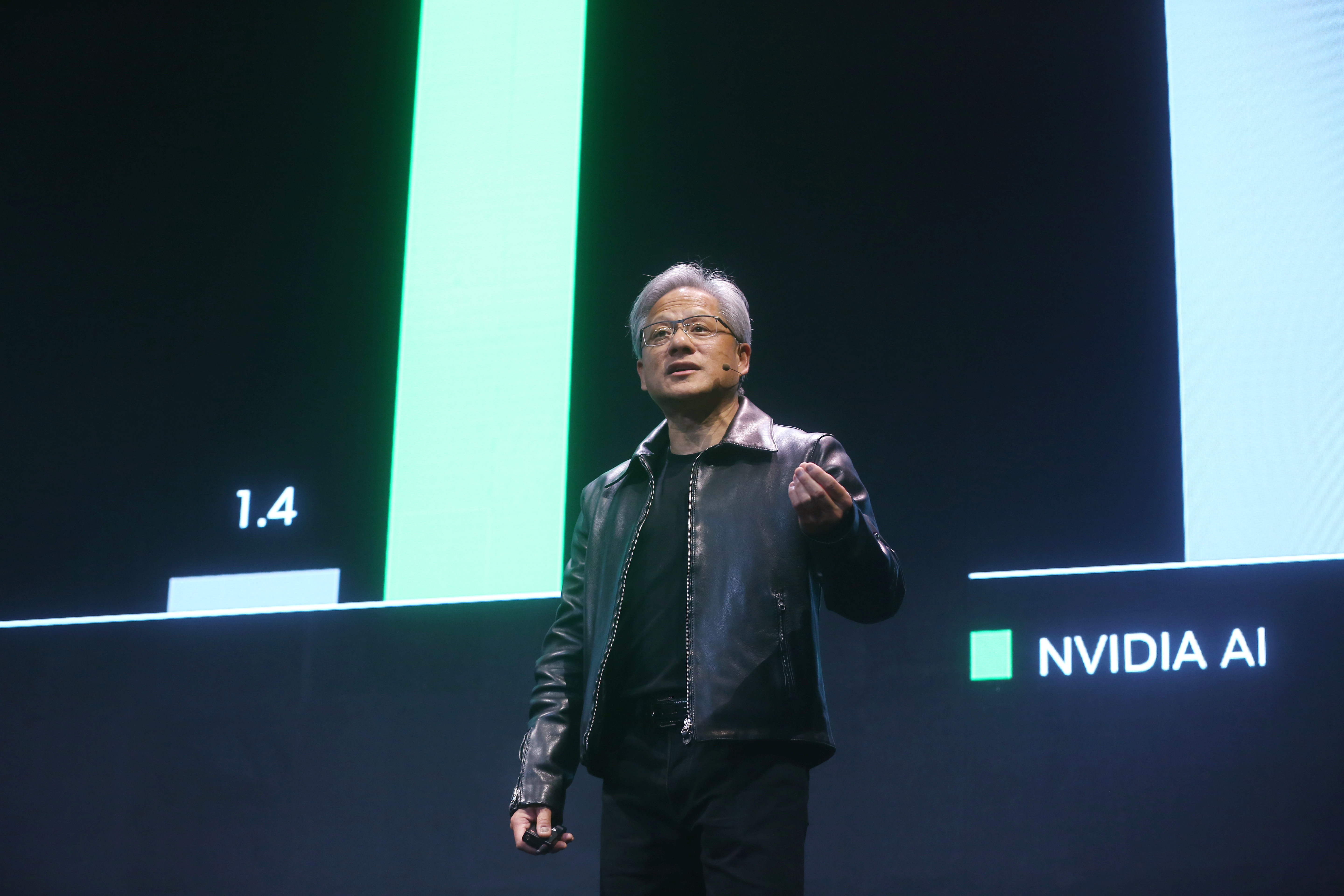 晶片大廠輝達(NVIDIA)創辦人黃仁勳直指,AI熱潮對台灣企業來說,是個千載難逢的機會。