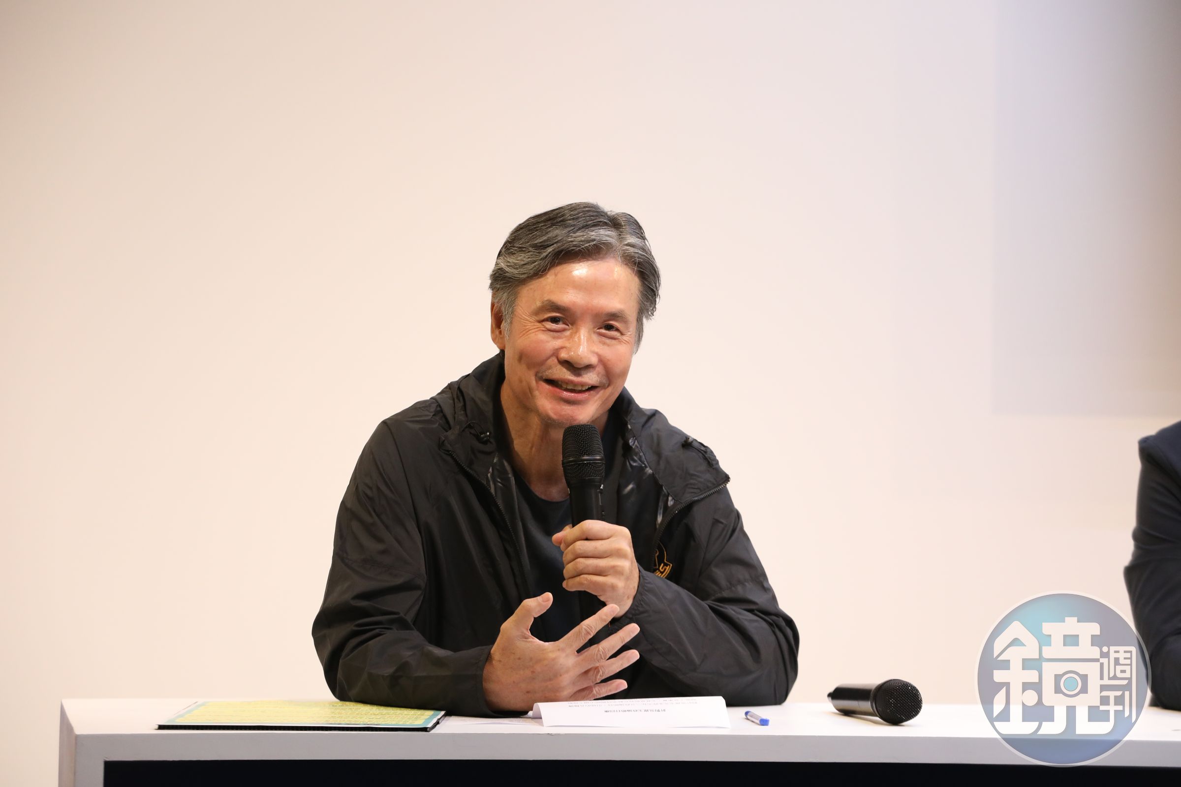 金溥聰爆料,有人開價90萬元,要求民調公司依他們提供的問題來進行,證實民調是可以被操作的。