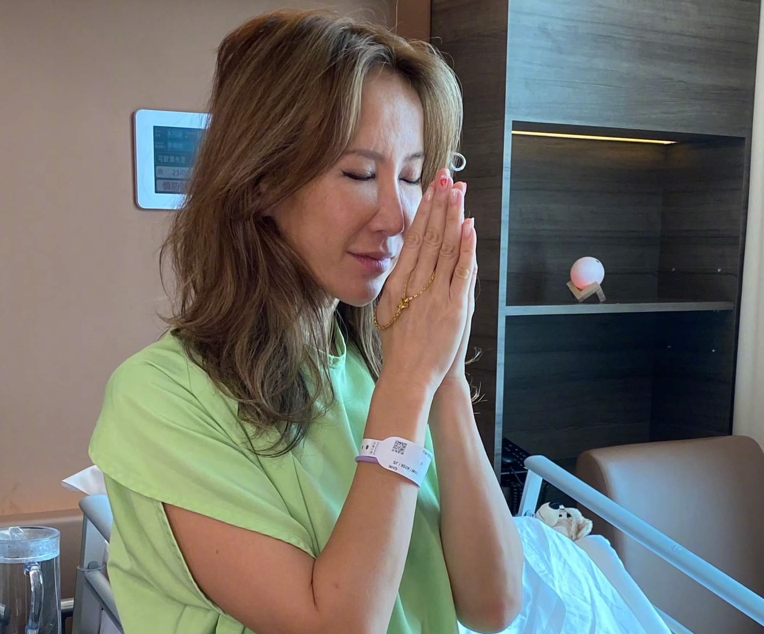 李玟2日在家中輕生，今急救無效後離世。（翻攝自李玟臉書）