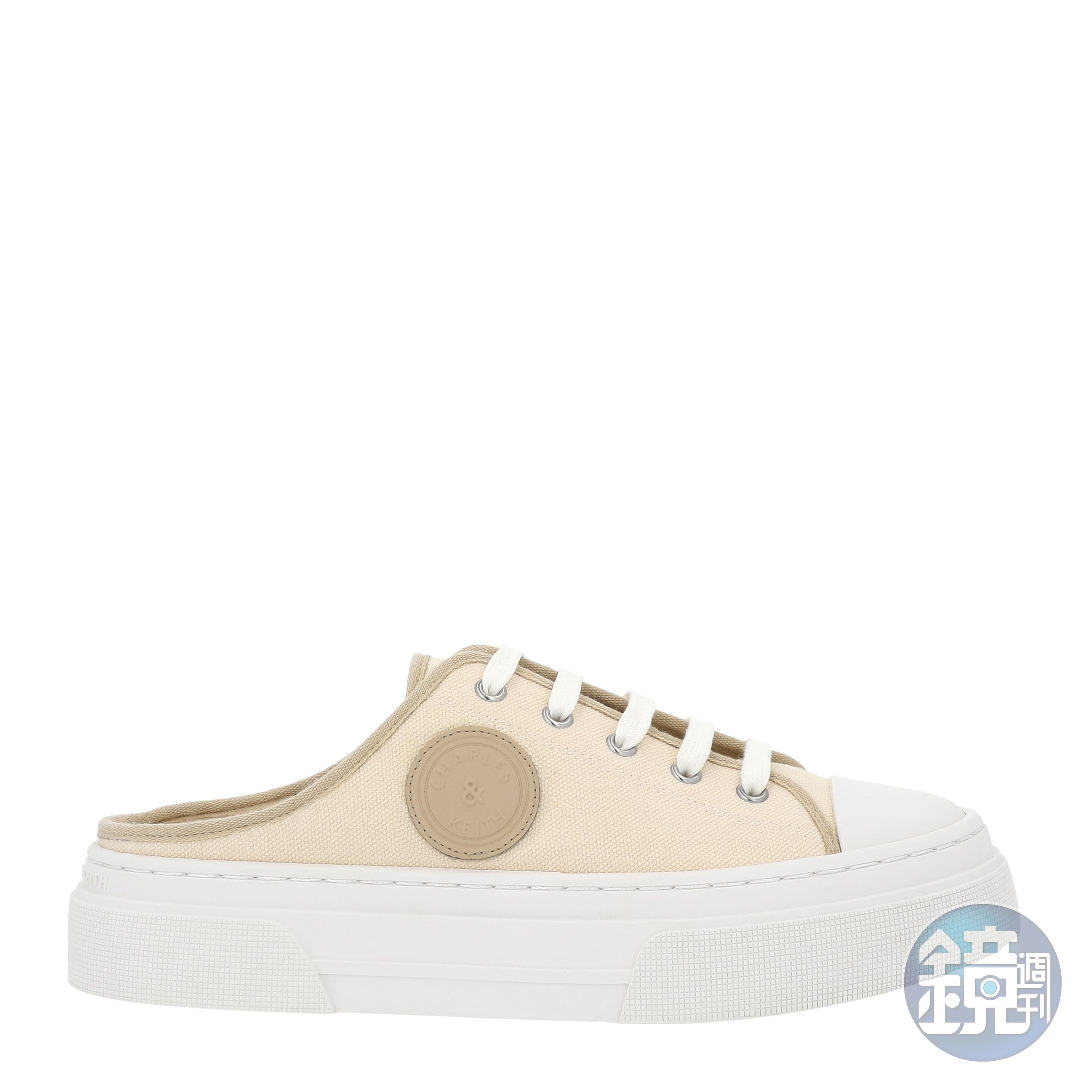 灰褐色帆布懶人鞋。NT$1,990(CHARLES & KEITH提供)