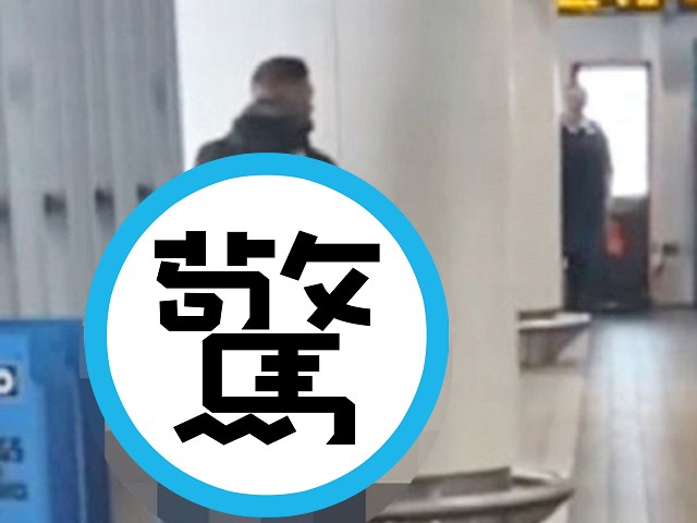 情侶當眾上演「火車蛋捲冰淇淋」，無恥辱超自然震動！女乘客驚呆了。（翻自TikTok）