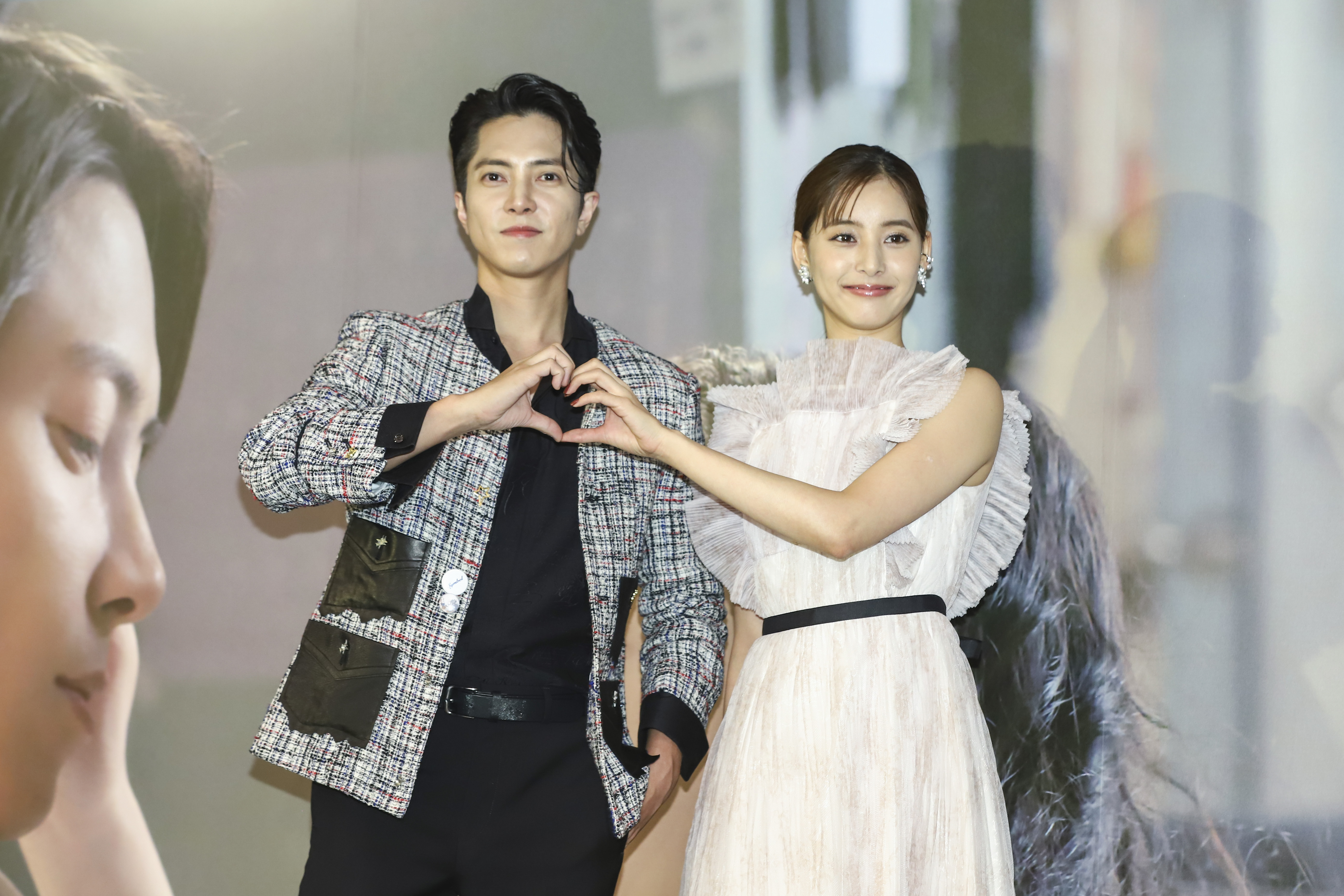 山下智久（左）與新木優子（右）上週訪台為電影《SEE HEAR LOVE 看不見聽不見也愛你》宣傳。