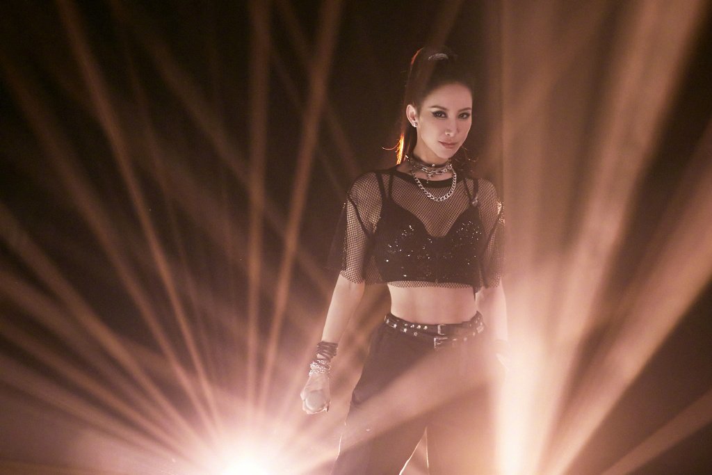 李玟個性樂觀，但近年從感情到身體都狀況連連，備受挑戰。（翻攝自李玟臉書）