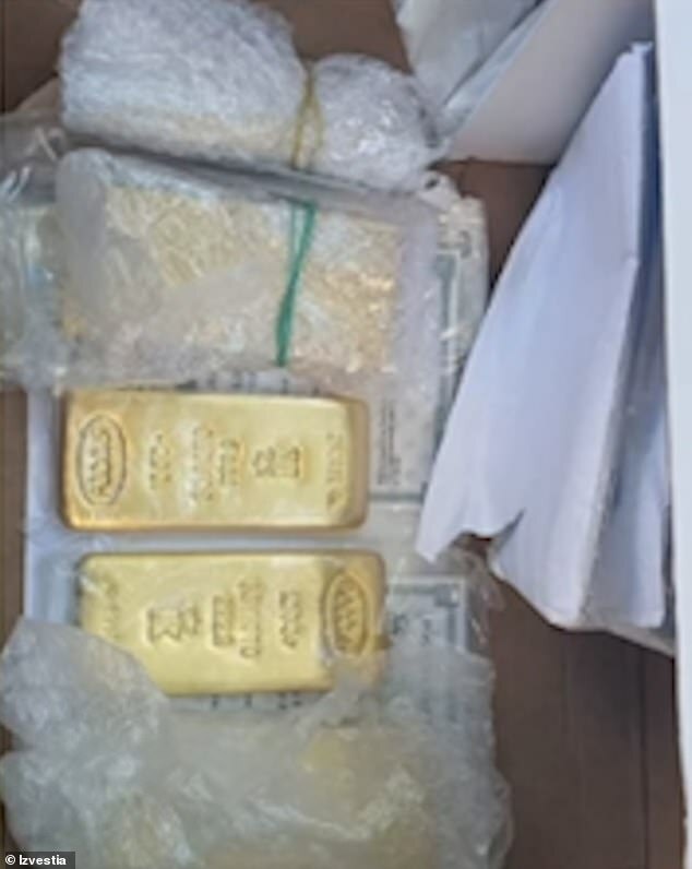 屋裡起出多塊金塊。（翻自《每日郵報》）