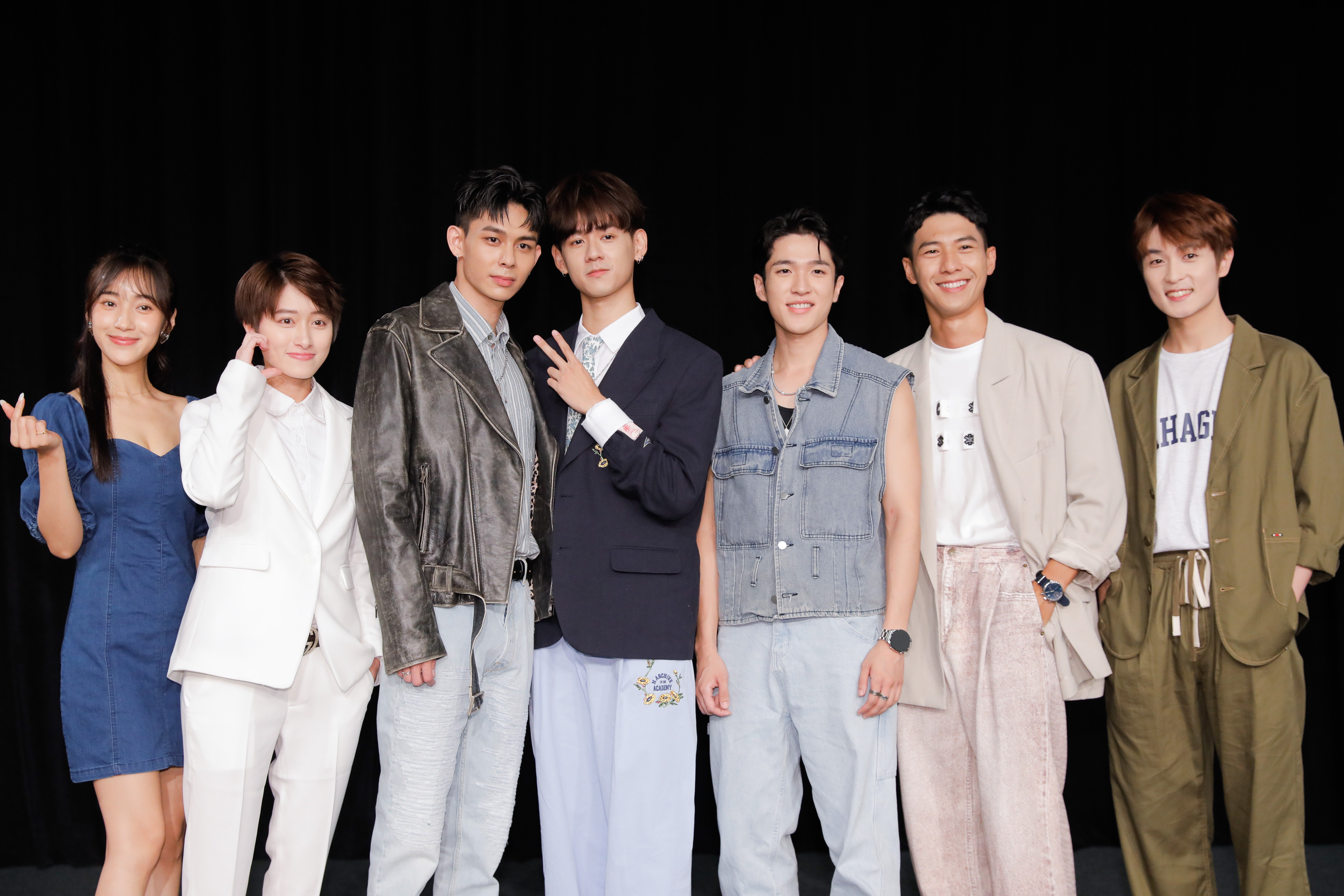 《免疫屏蔽》演員，左至右：夏宇禾、鄭靚歆、楊懿軒、洪暐哲、許博維、廖偉博和張凱翔。