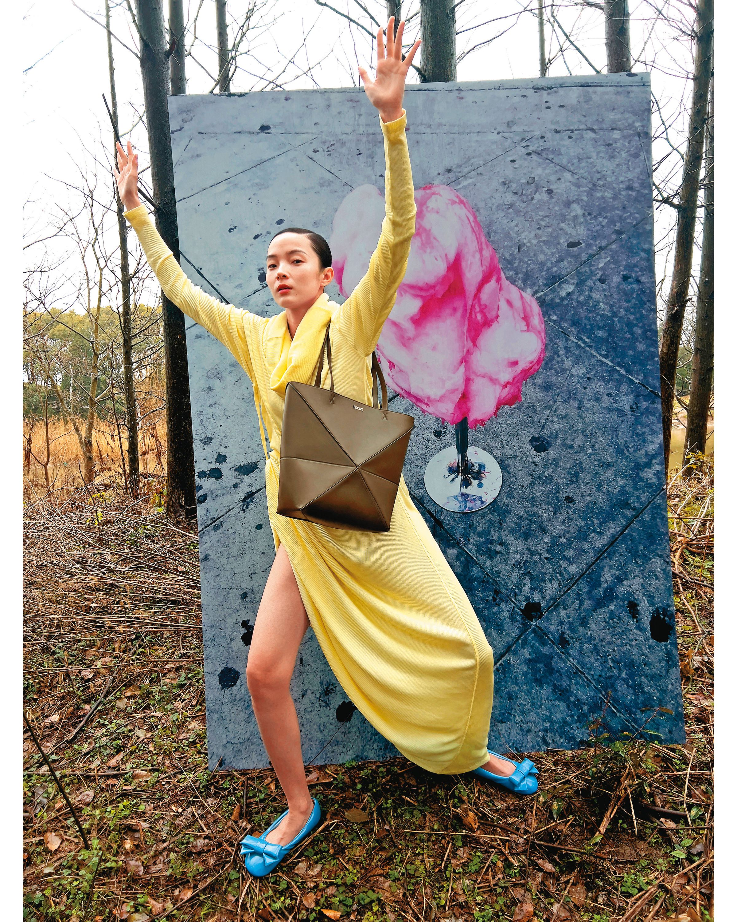 LOEWE全新推出帶有建築線條美學的Puzzle Fold托特包。(LOEWE提供)