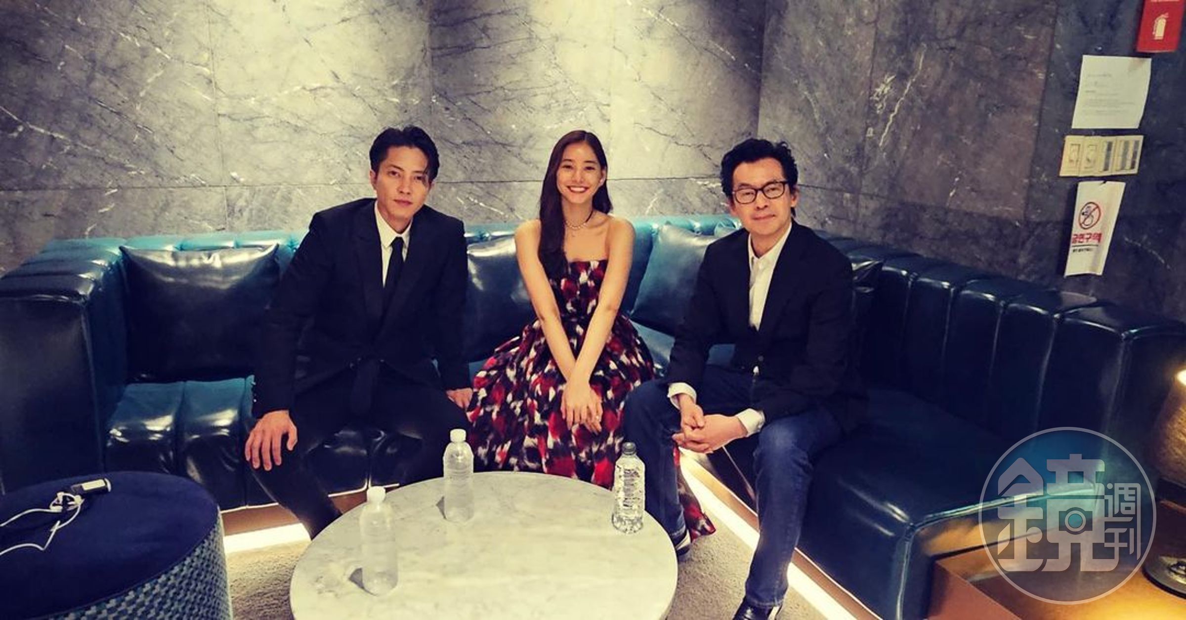 《SEE HEAR LOVE 看不見聽不見也愛你》導演李宰漢(右)日前在首爾與男、女主角山下智久與新木優子聚首,開心分享合照。(翻攝自李宰漢導演Instagram)