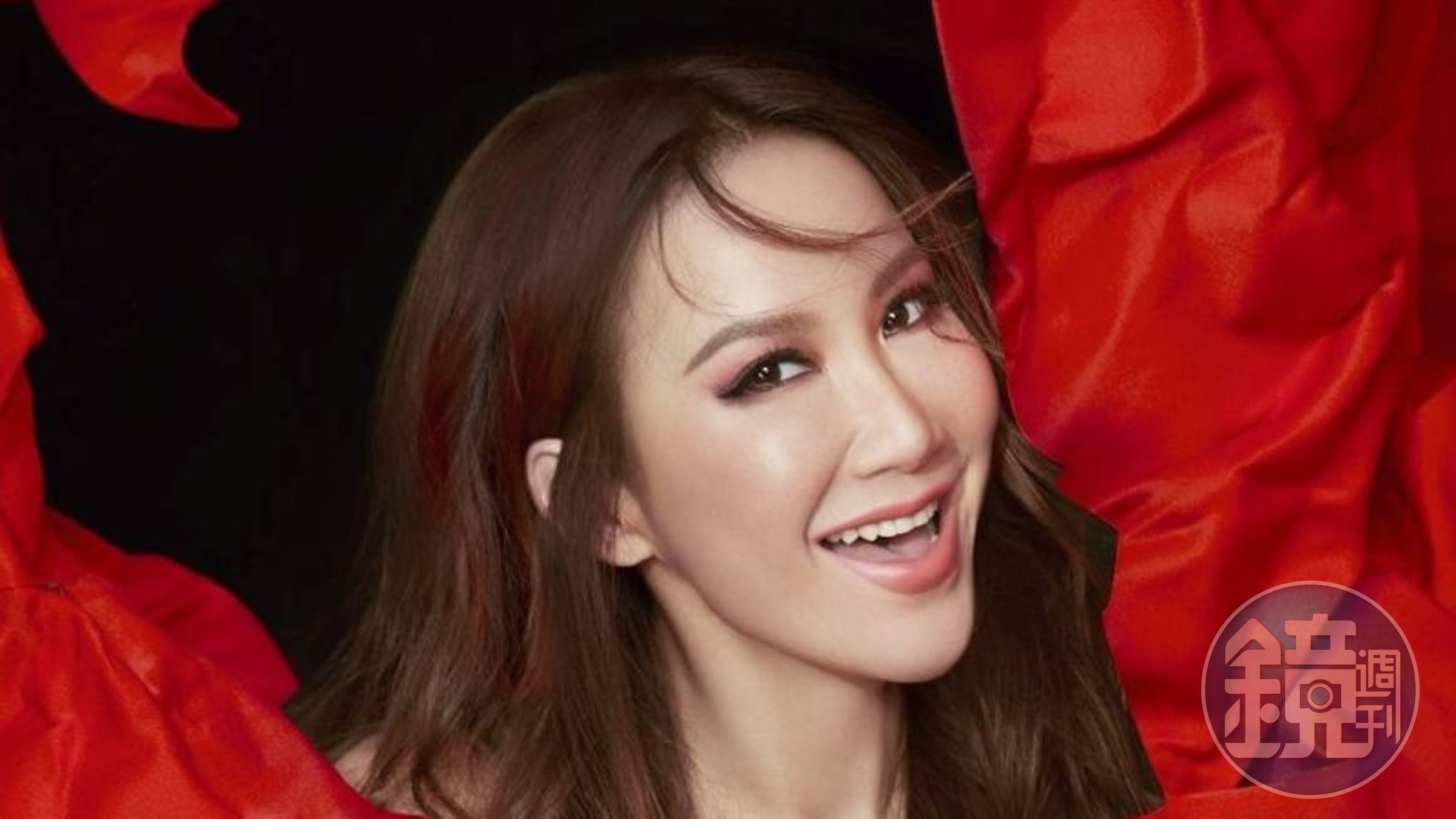 歌壇天后李玟因不敵心病折磨選擇輕生，經搶救仍不幸離世，享年48歲。（翻攝CoCo Lee 李玟）