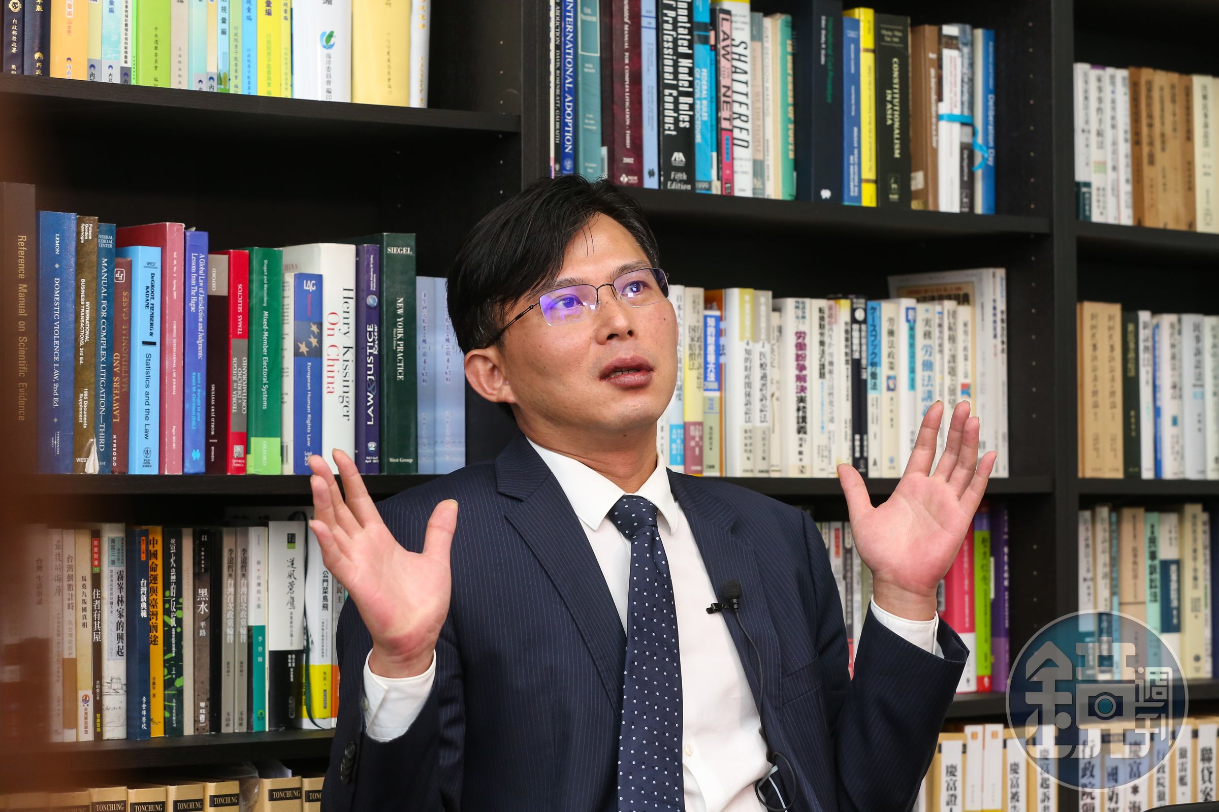 針對名下保護區土地用途遭質疑違法作為停車場,黃國昌昨晚開直播回應此事。(本刊資料照)