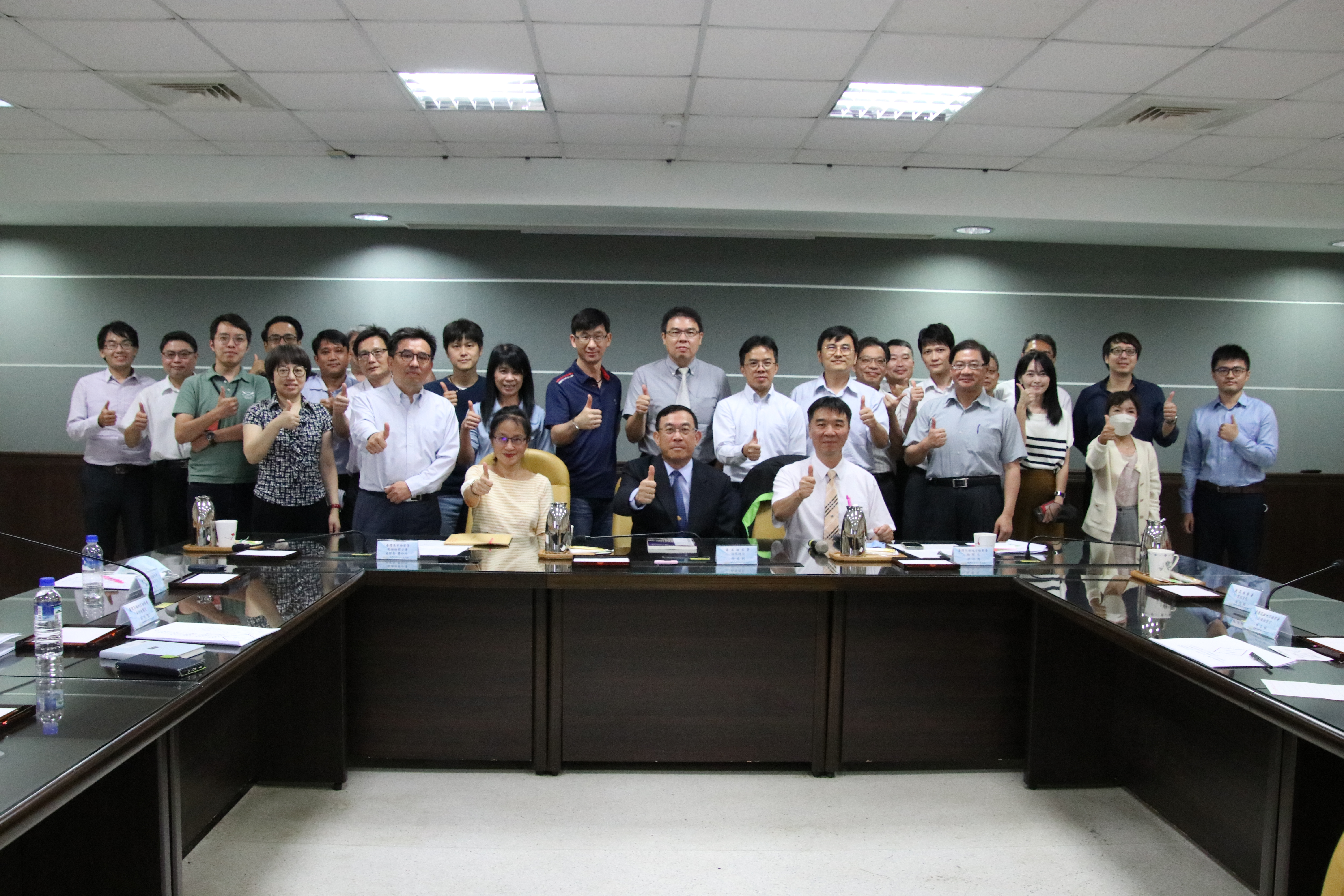 邢泰釗提醒檢察官，有關明年二合一選舉查察工作重點，包括選舉（網路）賭盤、境外勢力以不正當手段介入我國選舉、利用人工智慧深偽技術製造假訊息妨害選舉公正性。（最高檢提供）