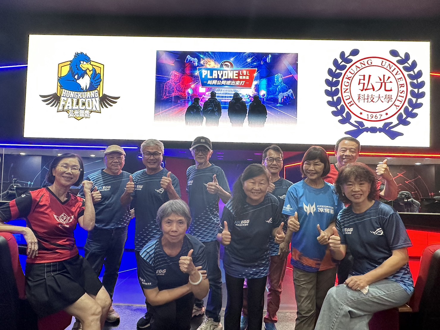 弘光「尚青電競隊」成軍平均年齡在62~67歲，首度參加「英雄聯盟祖孫盃」賽前練打很緊張。