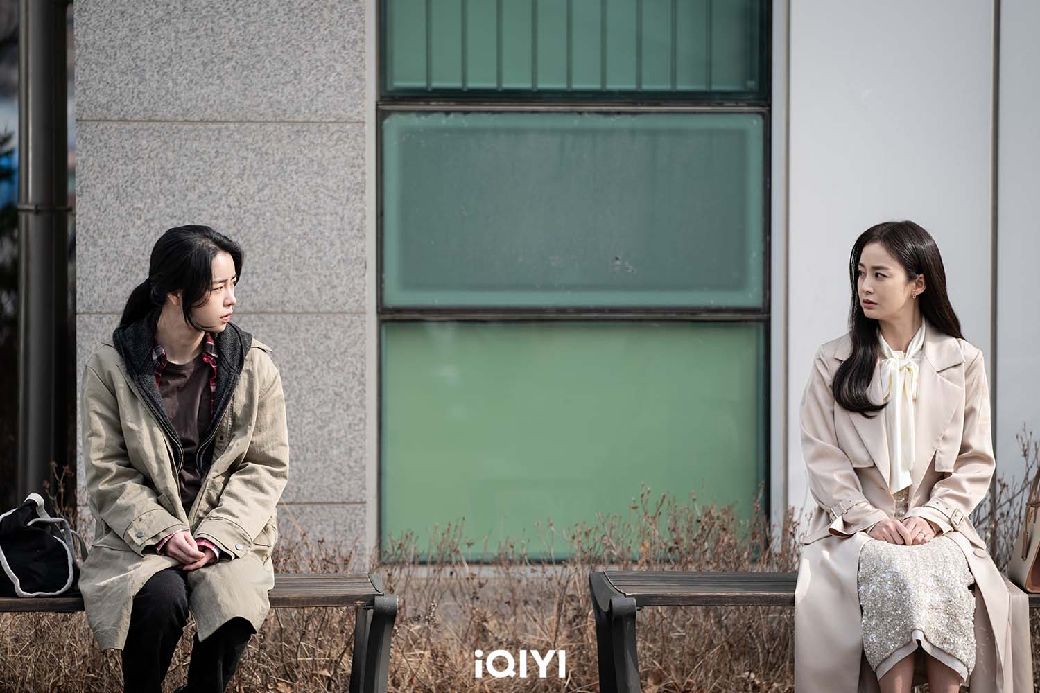 金泰希不惜冒著教唆殺人的危險也要求林知衍幫忙，《有院子的家》劇情看得觀眾心急。（愛奇藝國際站提供）