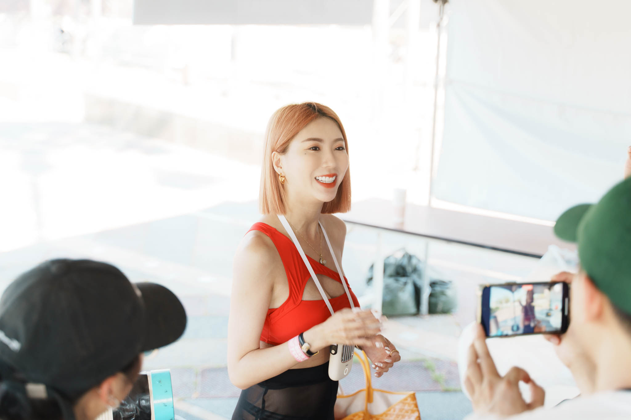 妖嬌出席音樂節的裝扮頗辣而且本來想要穿丁字褲，但被老公擋了下來；她也再回應黑人近來#MeToo風暴相關細節。（寬寬整合行銷提供）