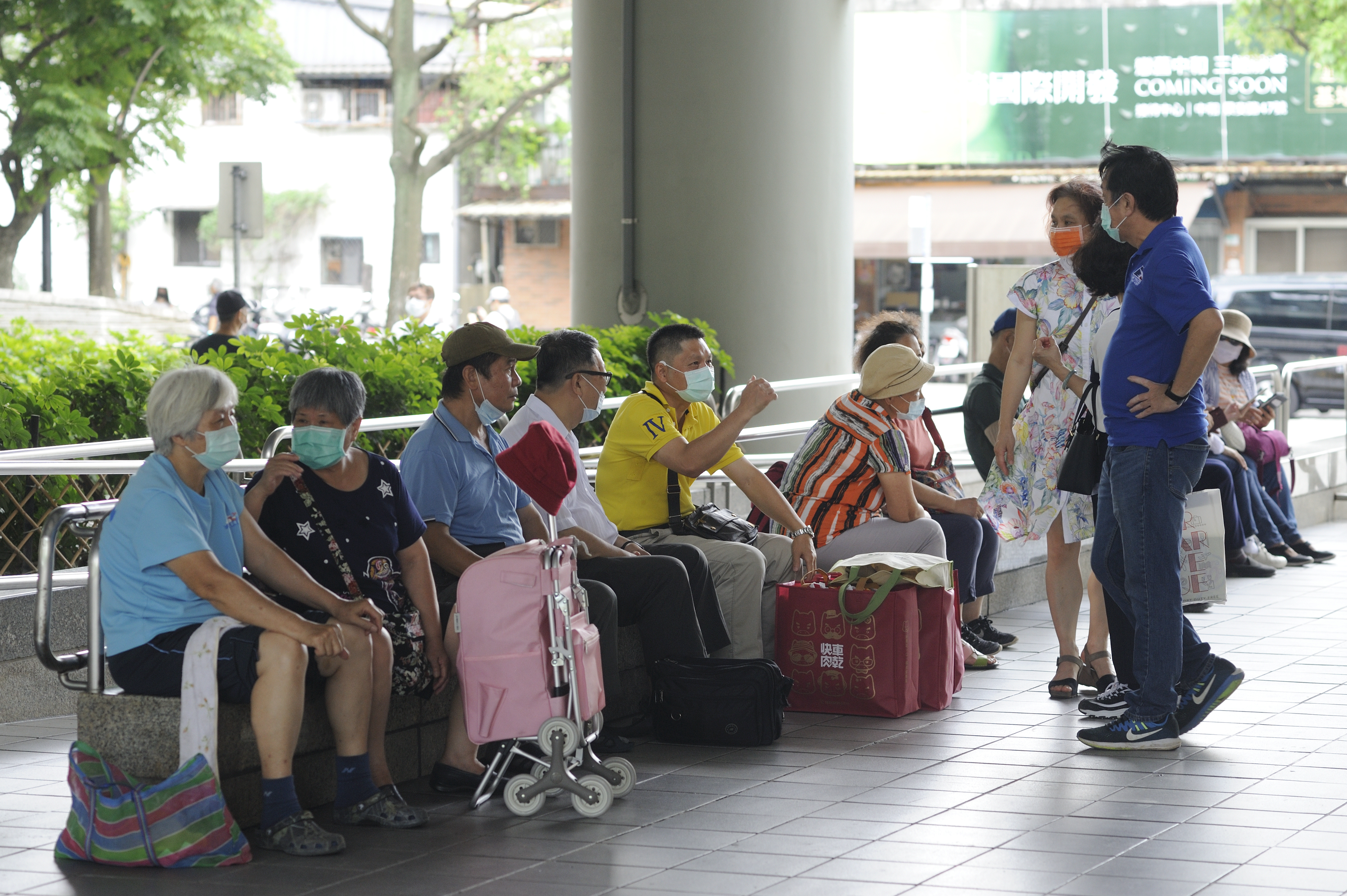 台股月月配ETF可省下補充保費，適合有金流需求的退休族。（示意圖，本刊資料照）