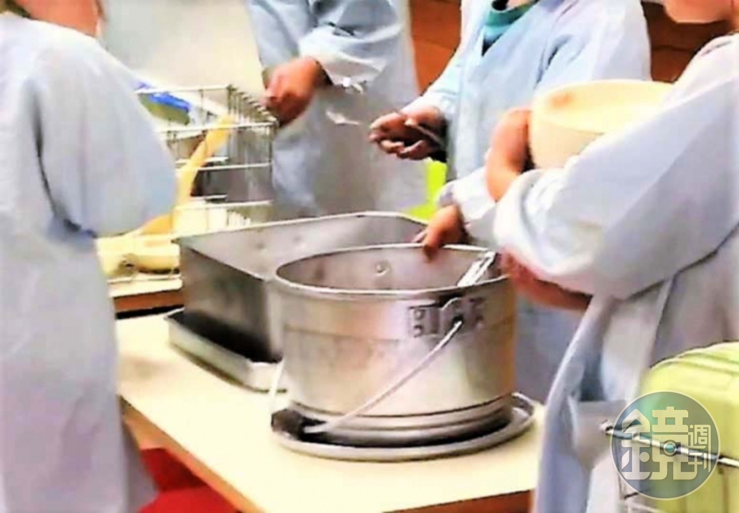 北市教於局表示,午餐廠商如有供餐缺失,學校應依履約規範罰則予以記點及罰款。(示意圖,photoAC)