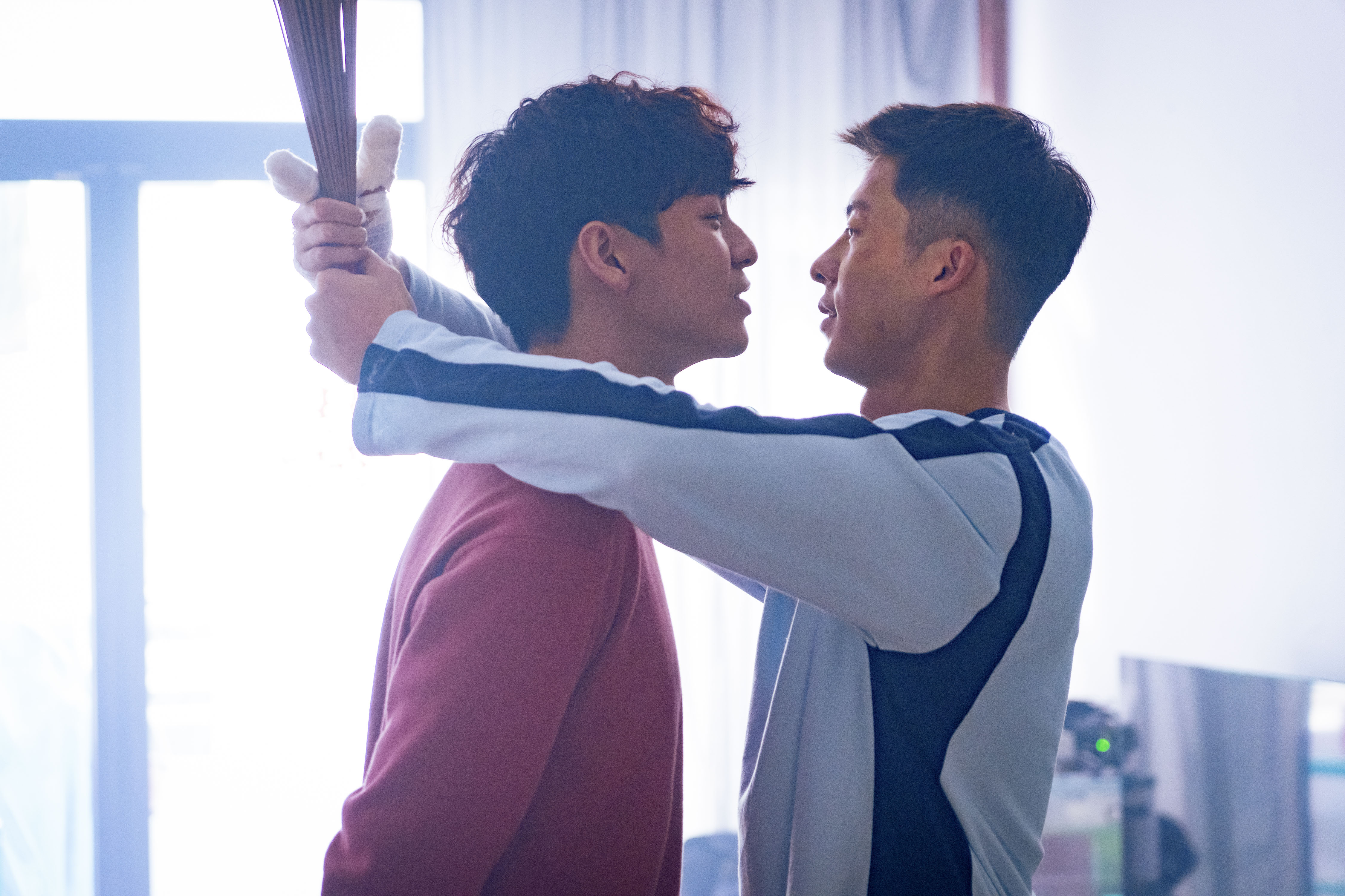 《關於我和鬼變成家人的那件事》從卡司、劇情、到片名都充滿了話題性，一路從台灣賣到香港、韓國。（金盞花大影業提供）