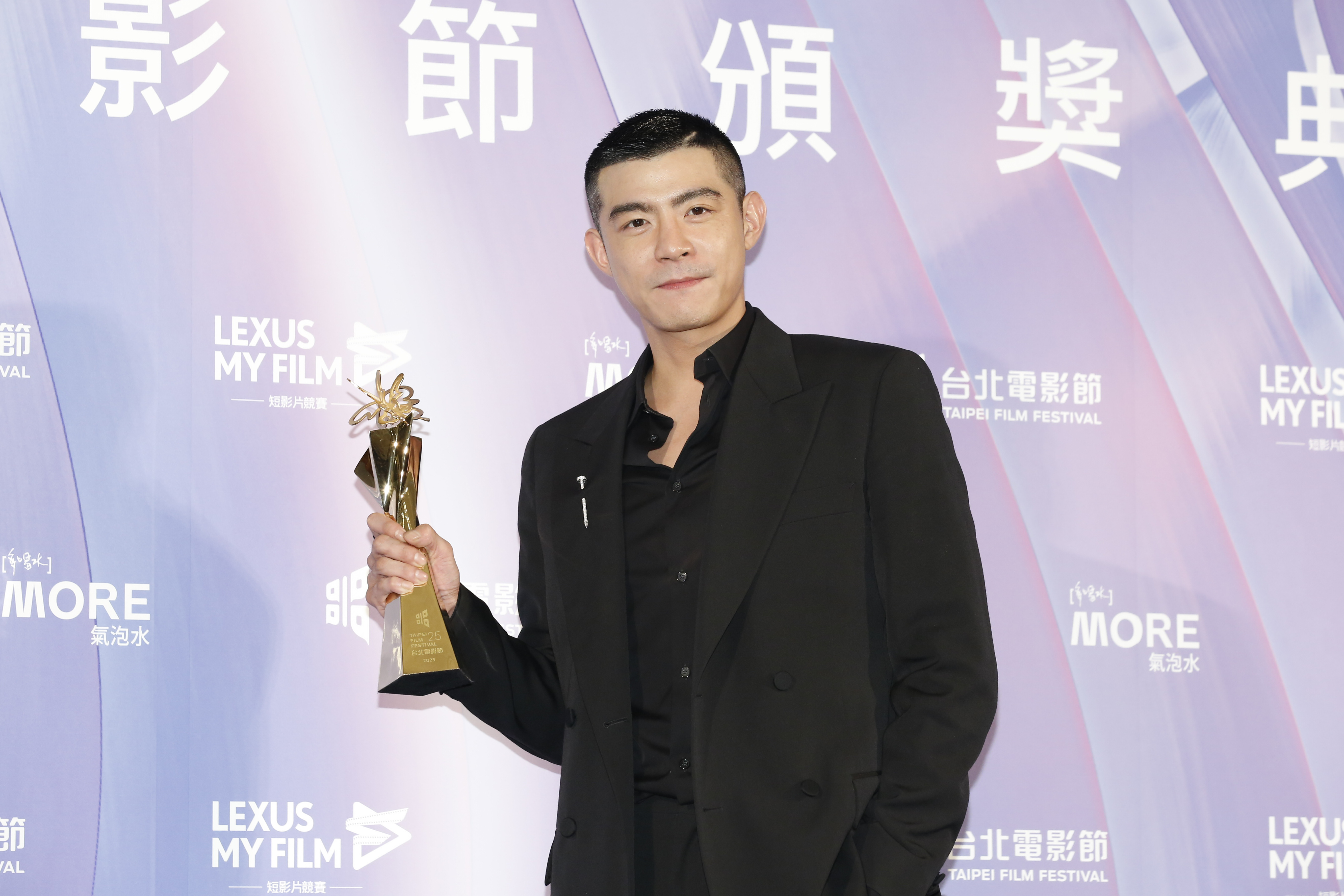 王柏傑說37歲時回到台北電影節，以《疫起》拿到最佳男主角，堪稱是圓了一個夢。