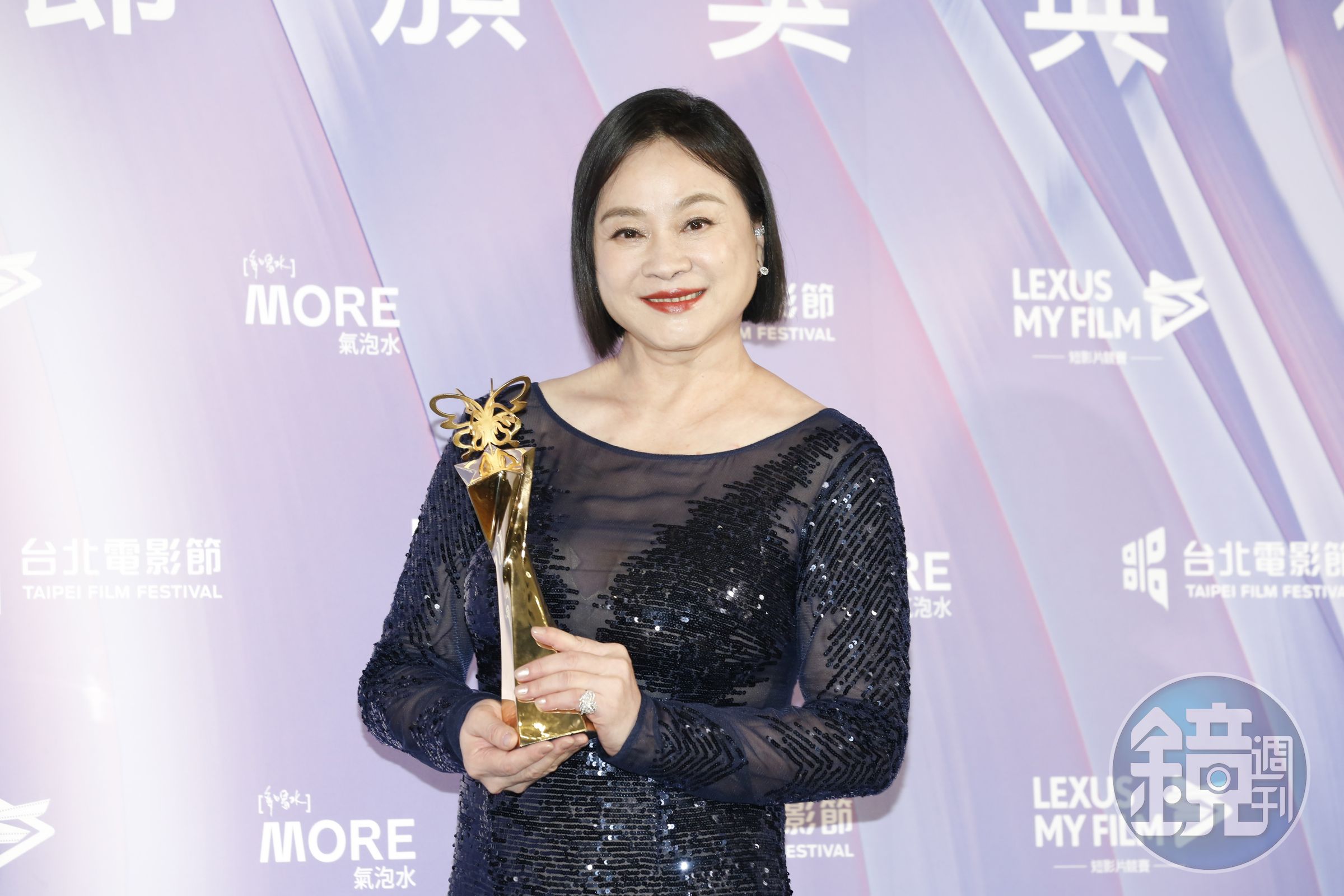 淡出影壇逾20年，陸小芬在《本日公休》裡精湛又自然的演技獲得青睞，擊敗對手奪下影后。