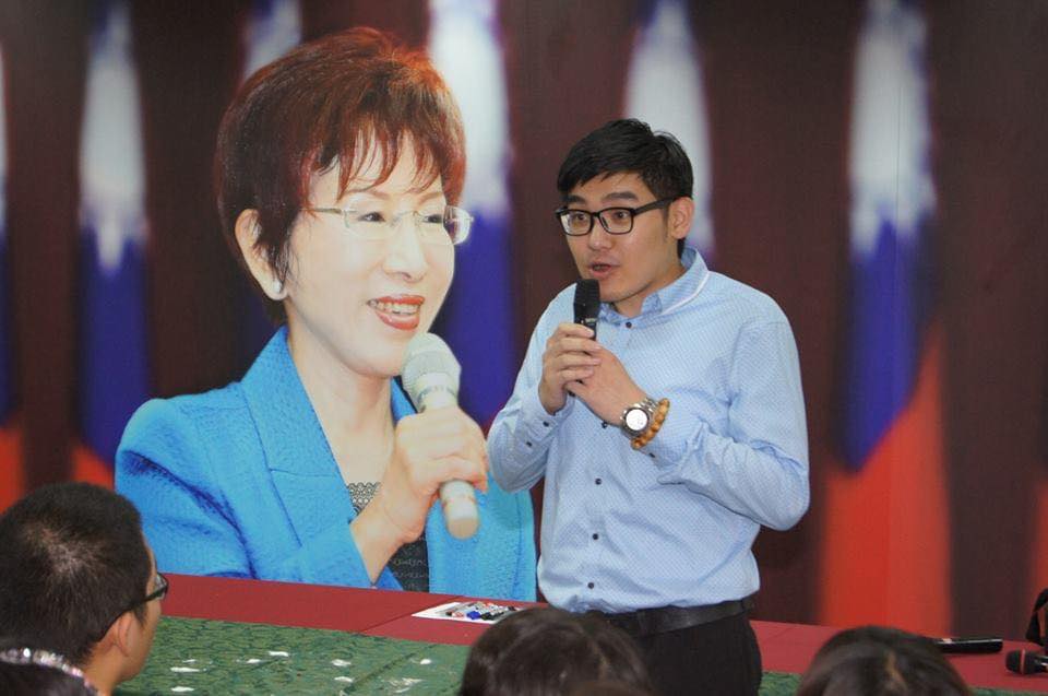 前洪秀柱發言人李昶志對於國民黨疑有意「換侯」一事，發文呼籲：「別再亂了。」（翻攝自李昶志臉書）