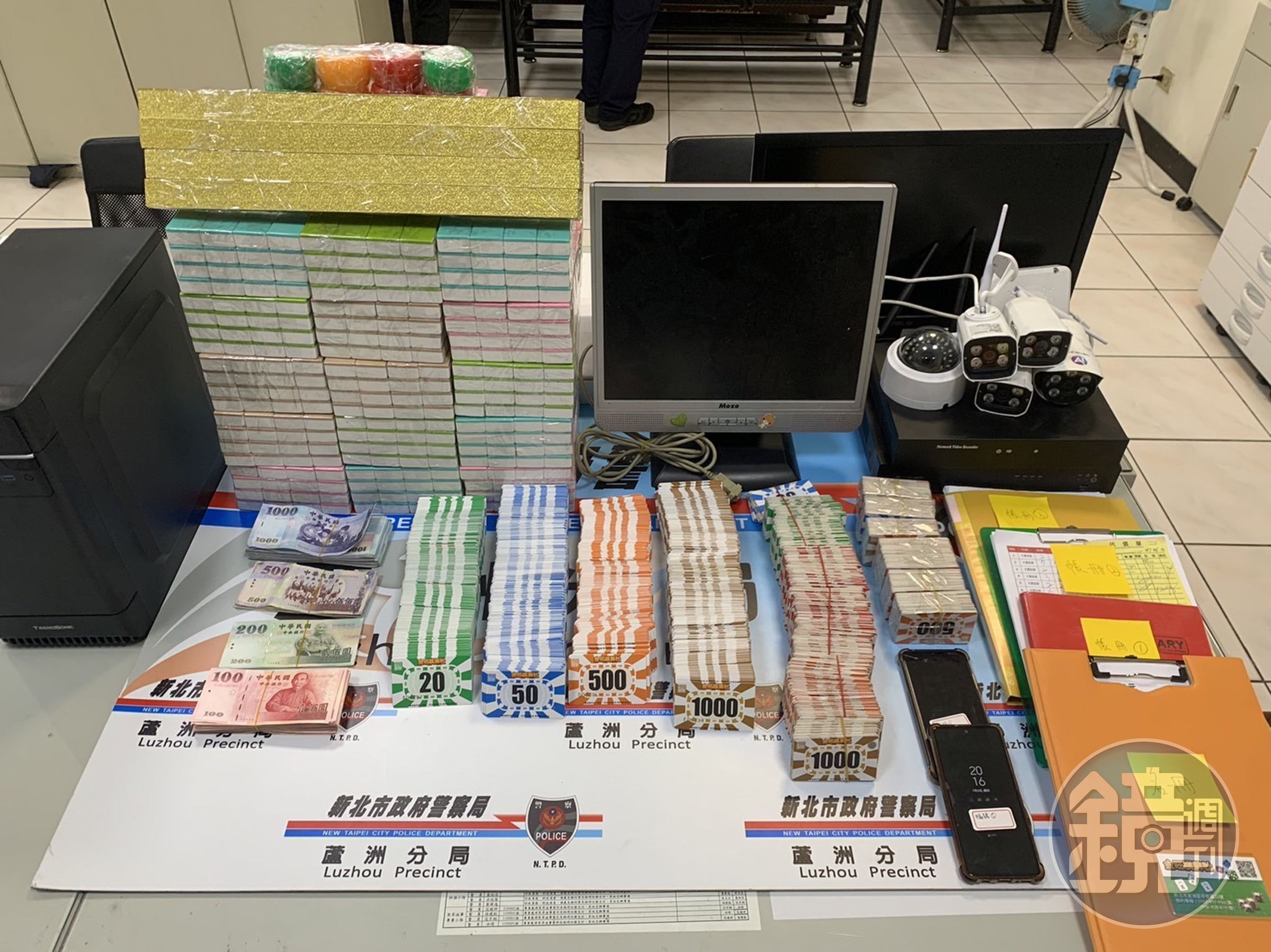 警方查扣的賭資、賭具。（翻攝畫面）