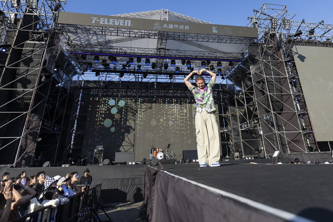 許富凱帶著甲亢上場，但表演結束就會回台北照超音波要繼續追蹤病情。（寬寬整合行銷提供）