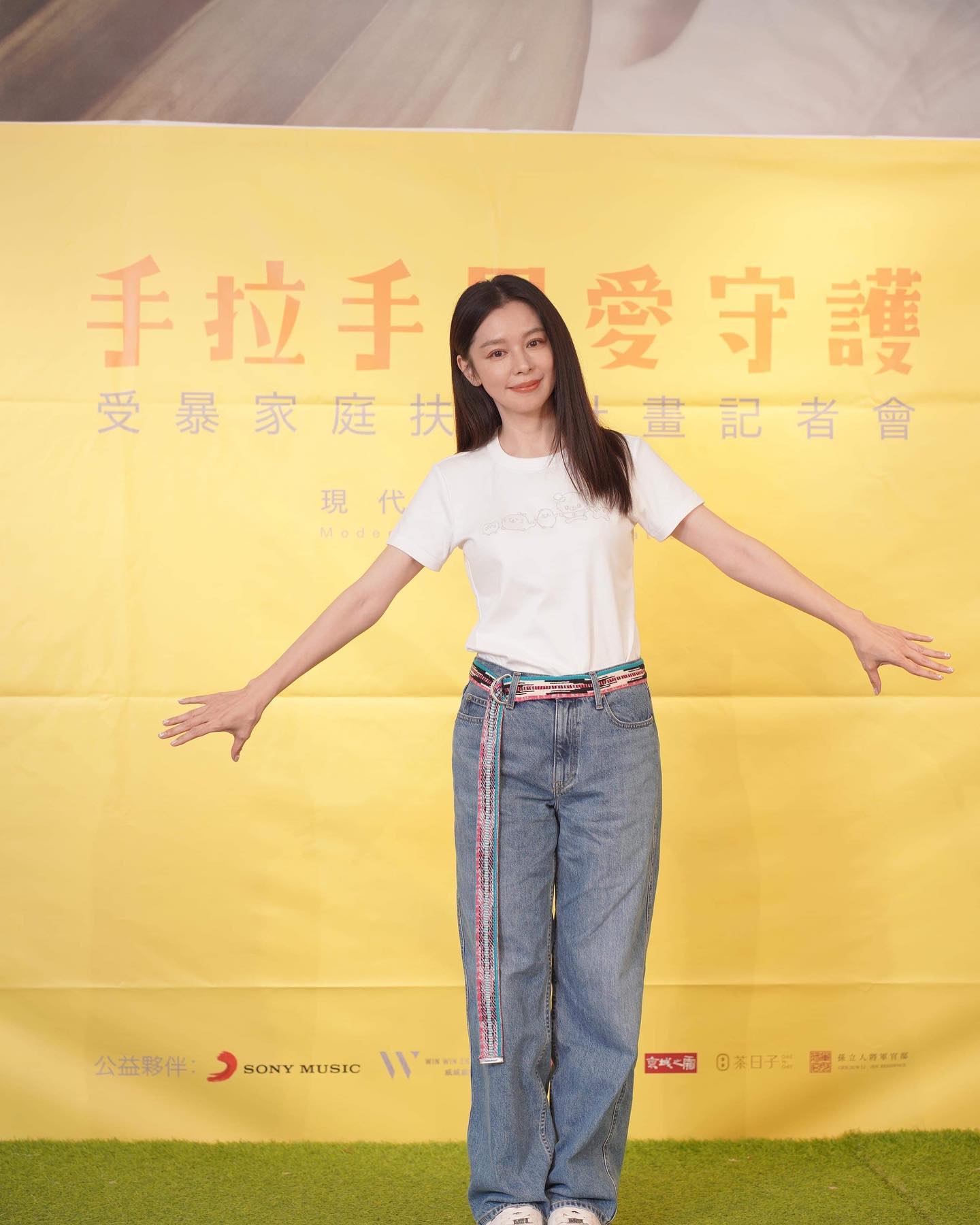 徐若瑄相中《紅衣小女孩》前兩集都獲金馬獎提名,決定自砍片酬接第三集的演出。(翻攝自徐若瑄臉書)